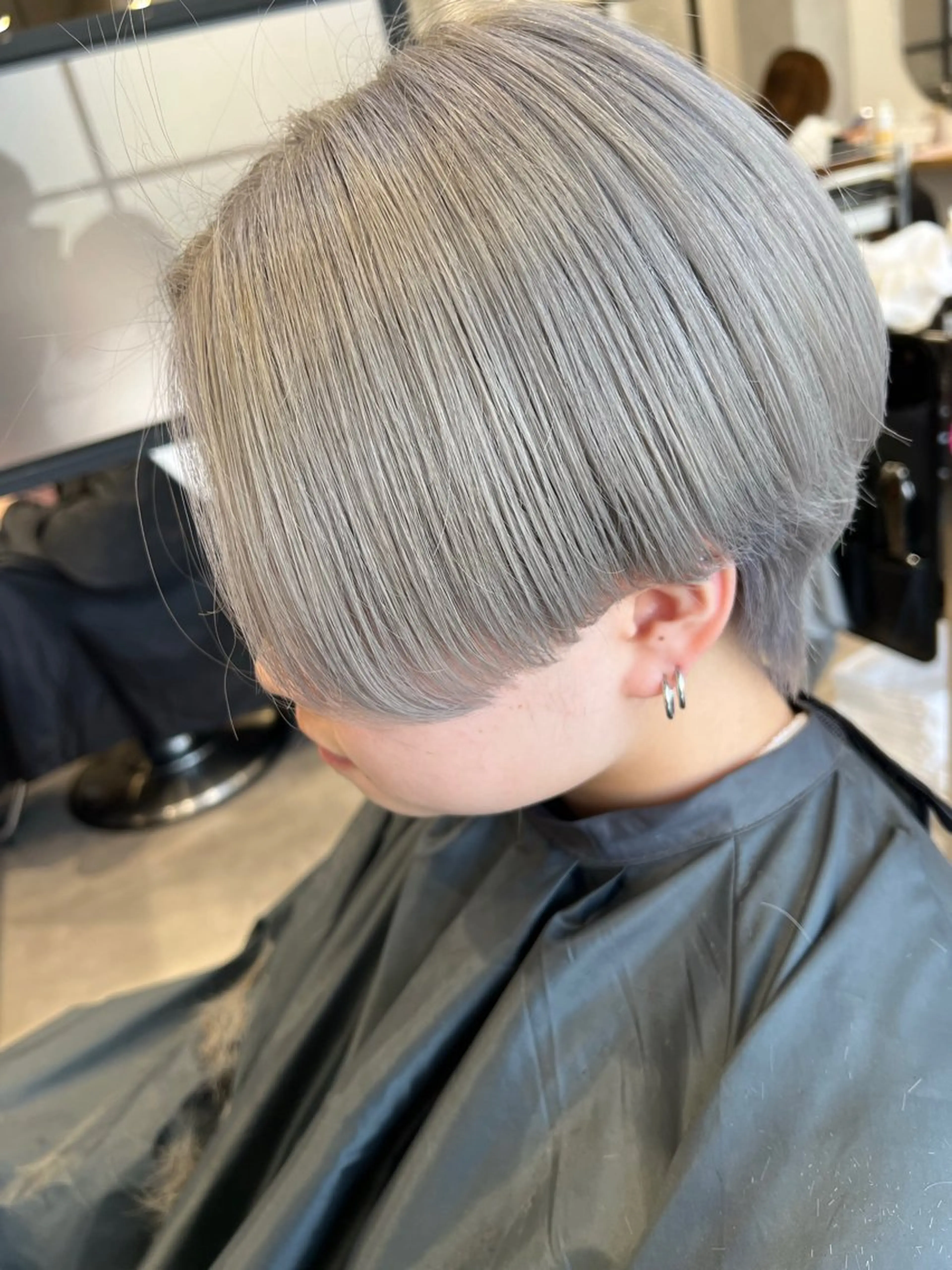 ショート カラー ベージュカラー シルバー シルバーベージュ カット ヘアカラー ブランシェ小幡駅前店 森樹のヘアスタイル