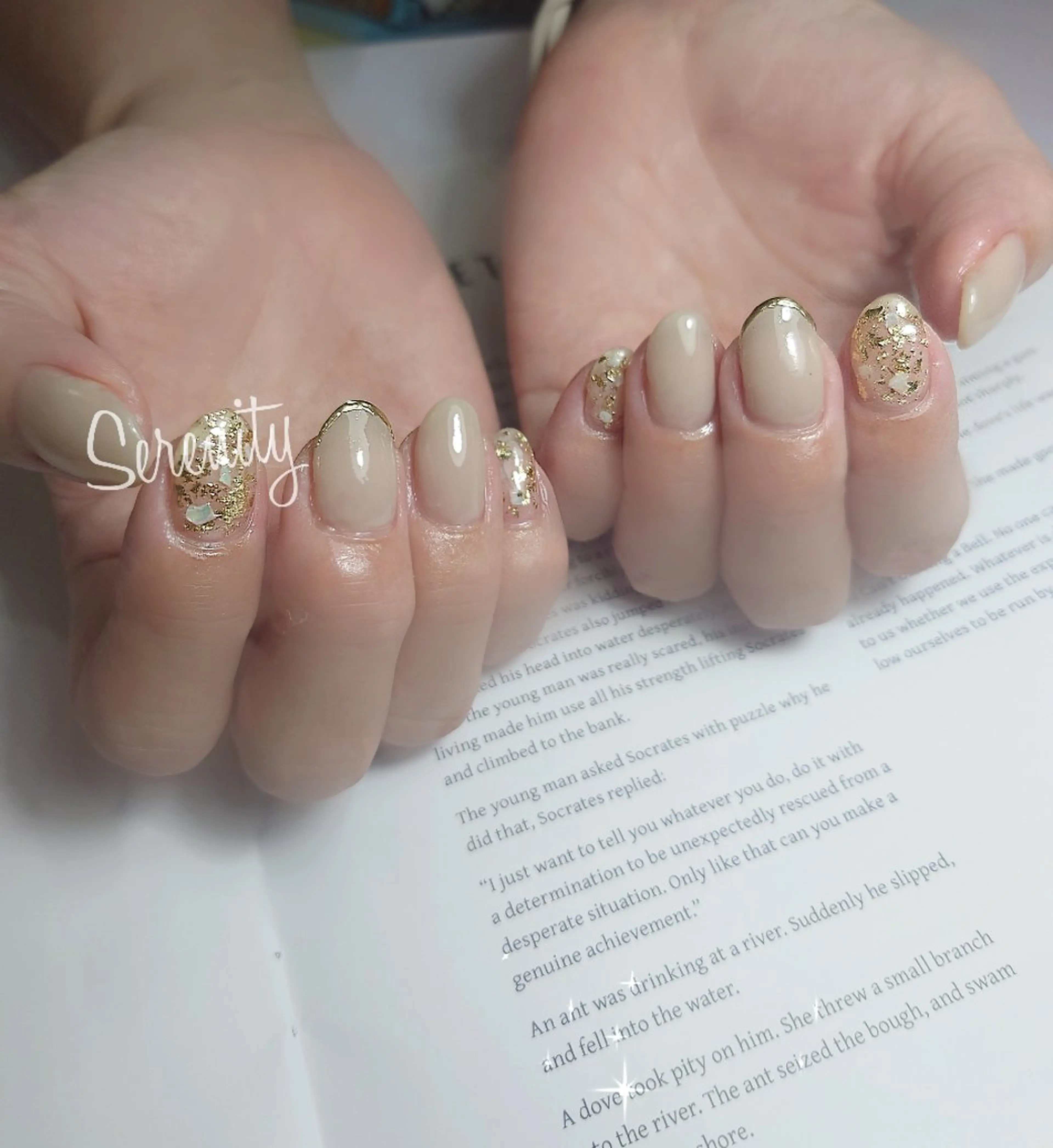 ネイル ゴールド キラキラネイル nail  serenityのネイルデザイン