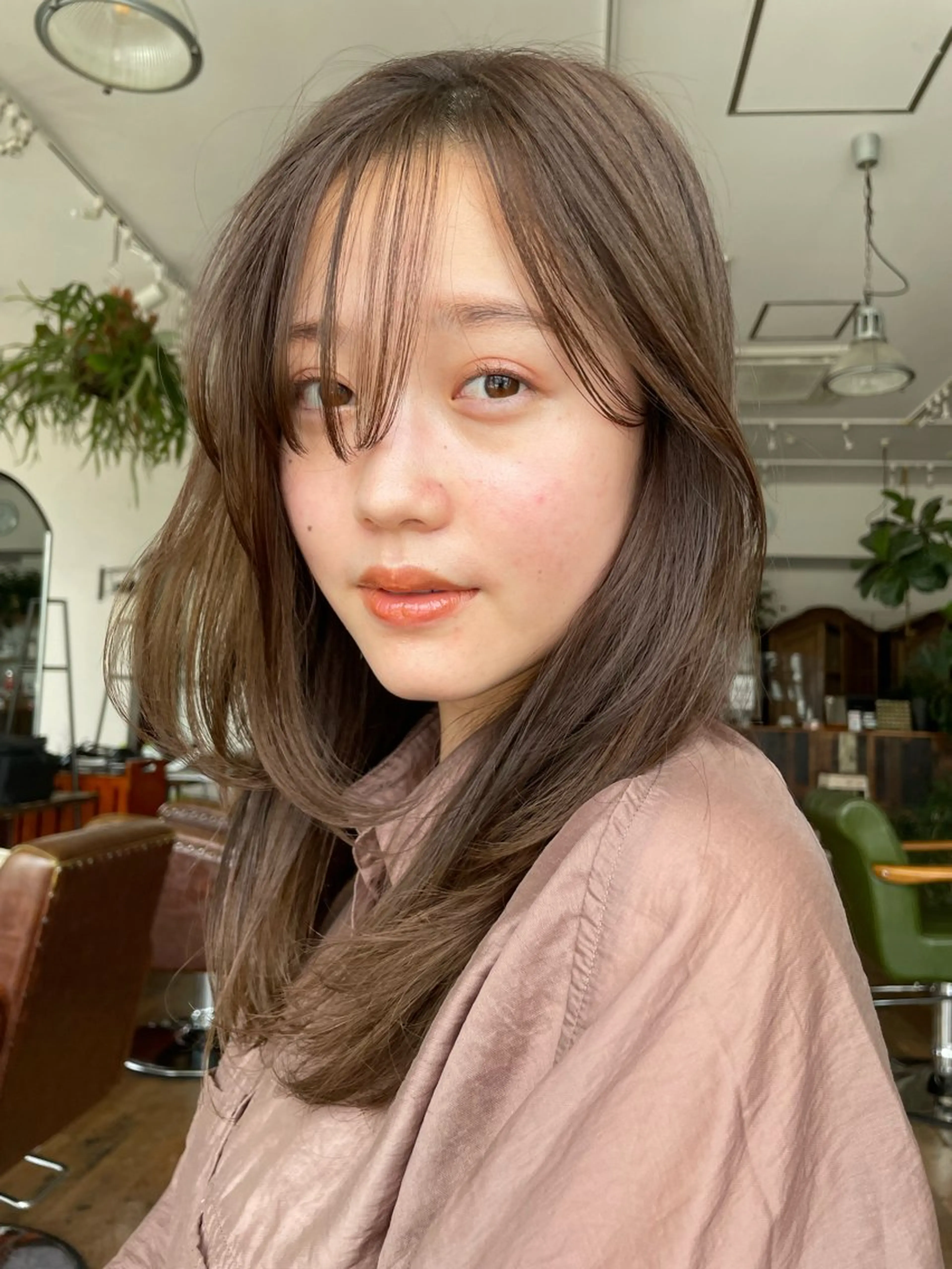 セミロング カラー 高リピート/レイヤー 骨格似合わせ/色持ちのヘアスタイル