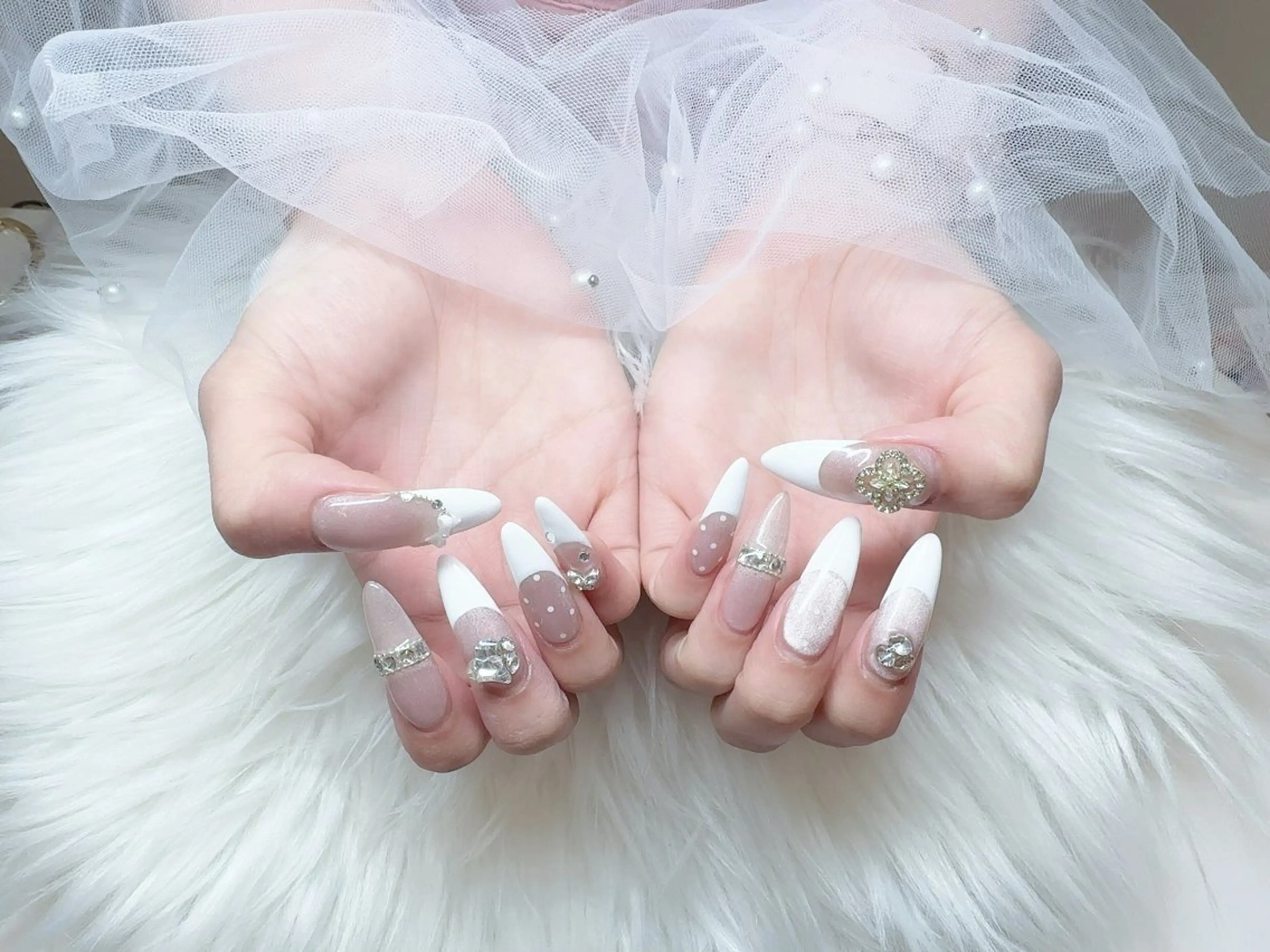 ネイル フレンチネイル マグネットネイル ホワイト YJ Nail Salon所属・YJ Nail Yumiのネイルデザイン