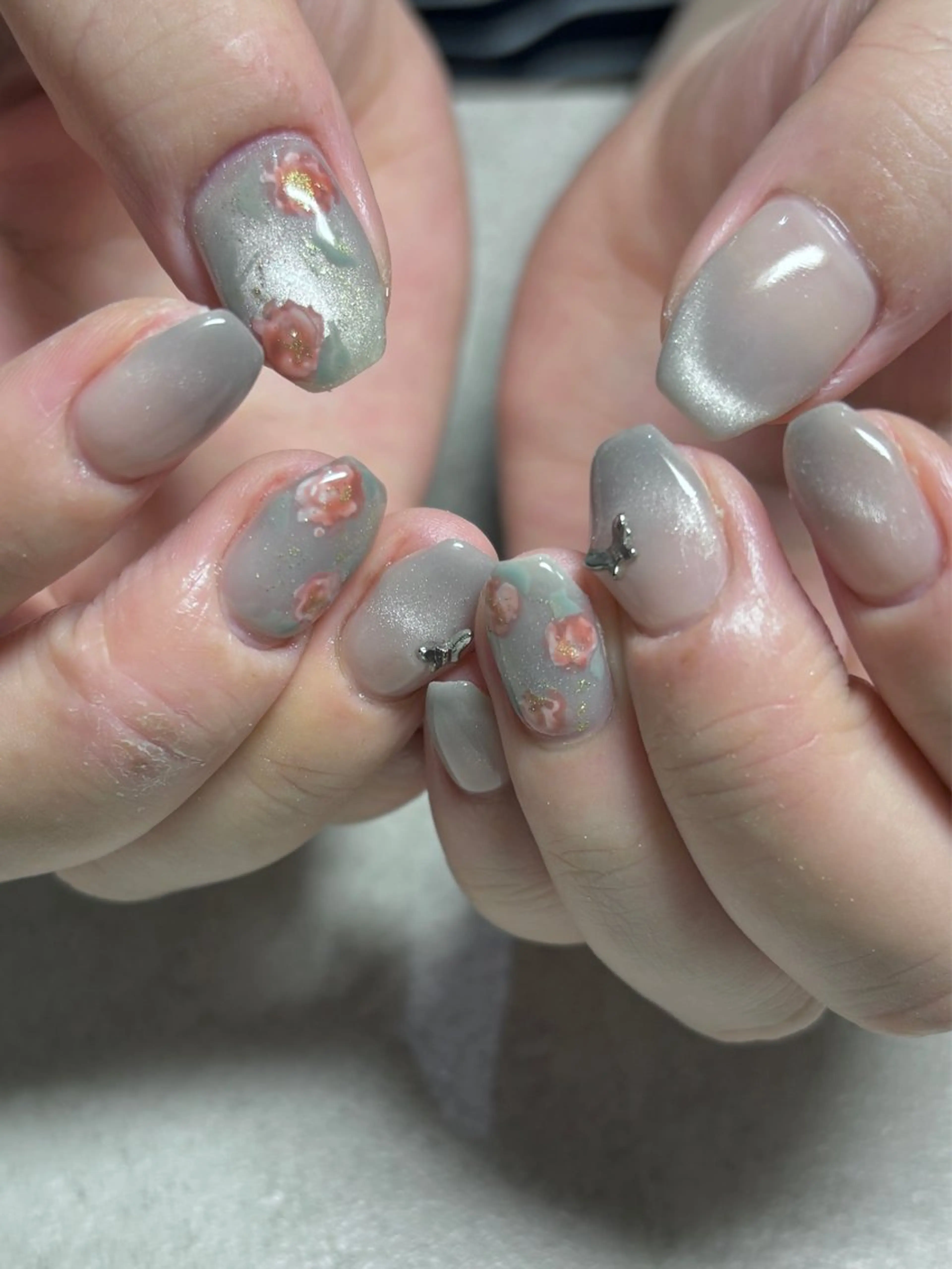 ネイル ブルー フラワーネイル グラデーション マグネットネイル ニュアンスネイル ハンドネイル acs.n所属・ネイル，耳つぼ 風間すみれのその他イメージ