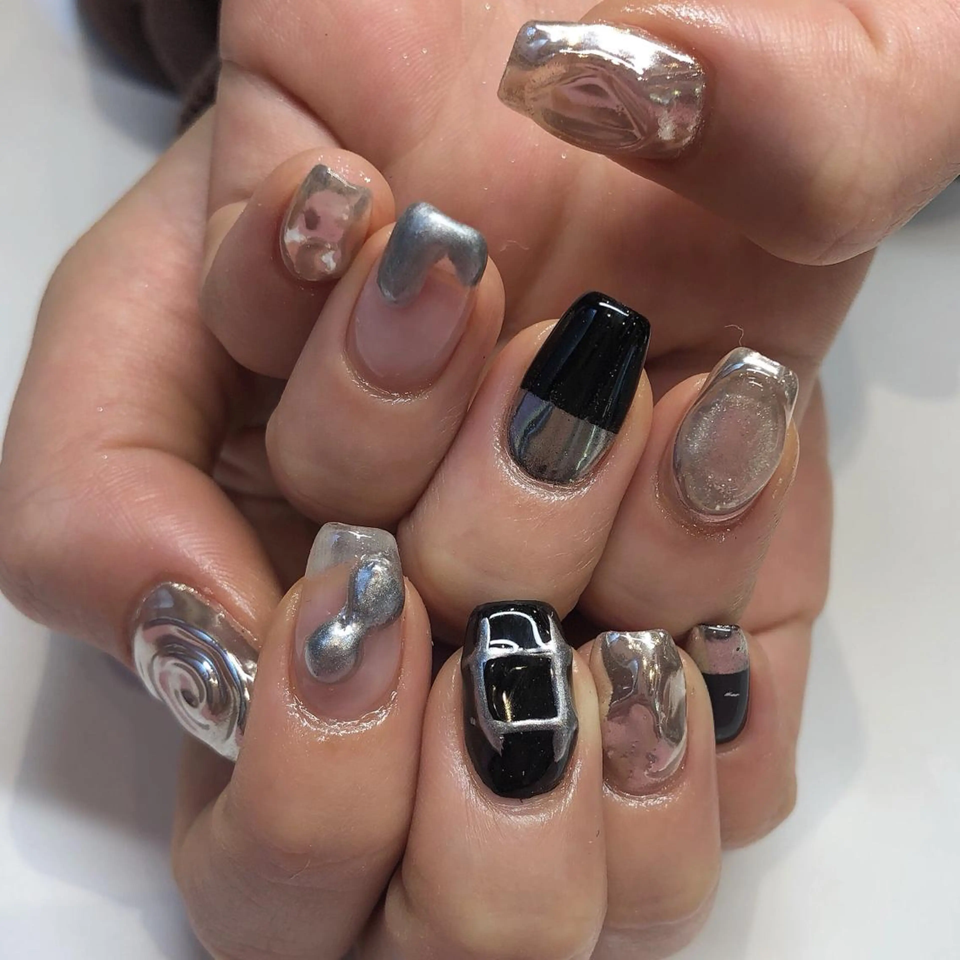 ネイル シルバー 鶴田୨ৎmaison de NALIのネイルデザイン