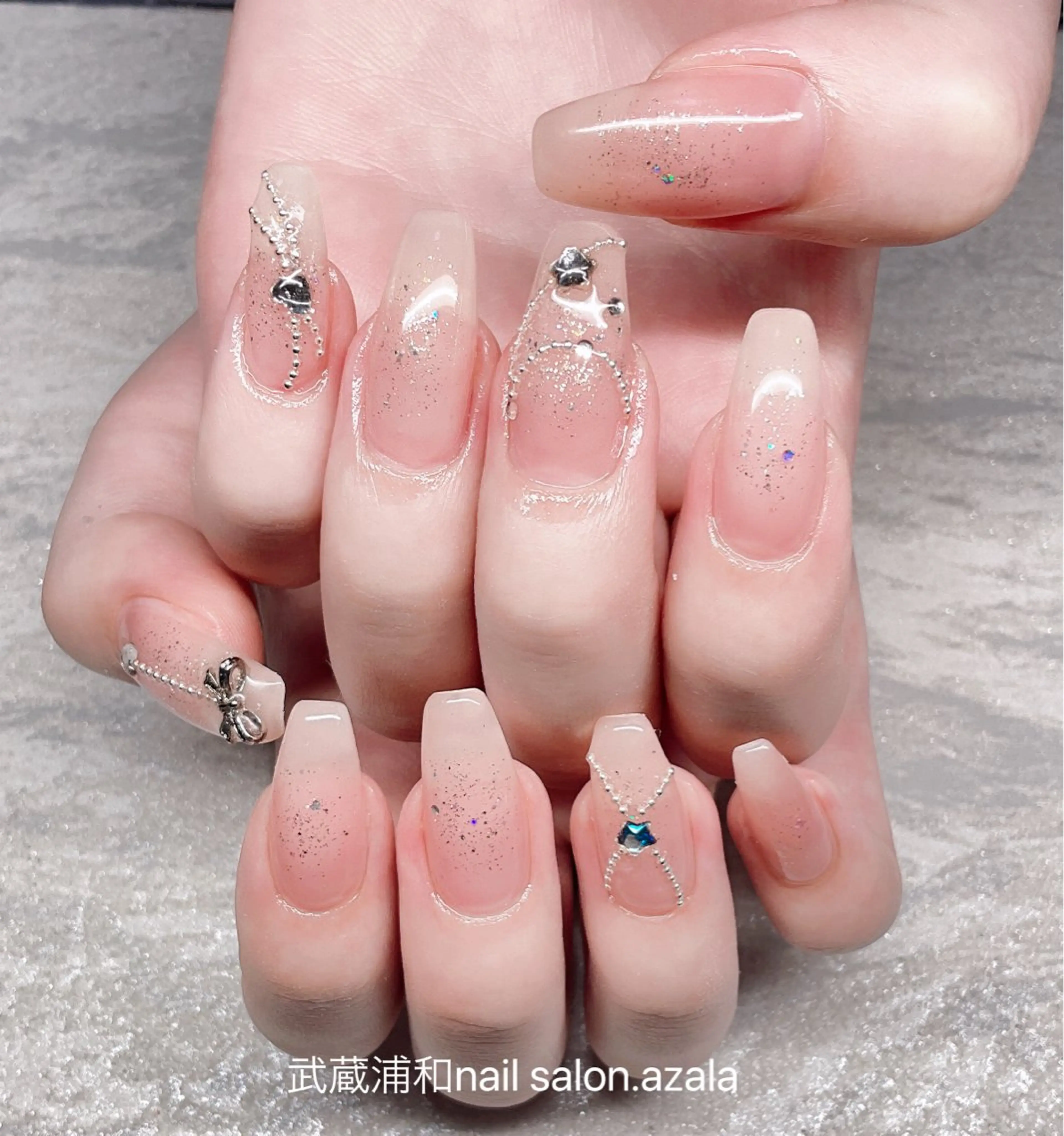 ネイル ハンドネイル R inのネイルデザイン