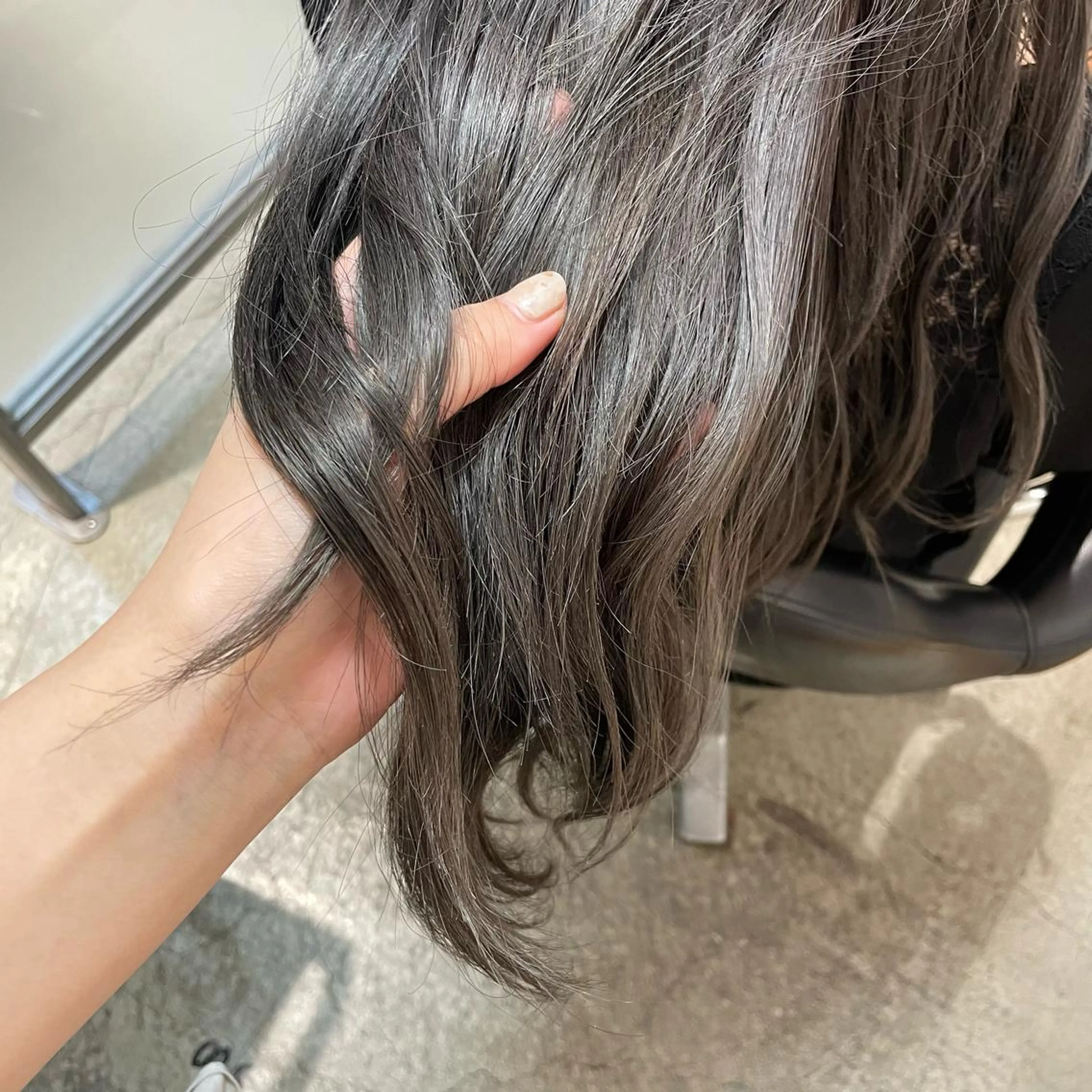 ロング カラー パーマ ヘアアレンジ ヘアカラー トリートメント ハイトーンカラー🤍 山下 優華のヘアスタイル