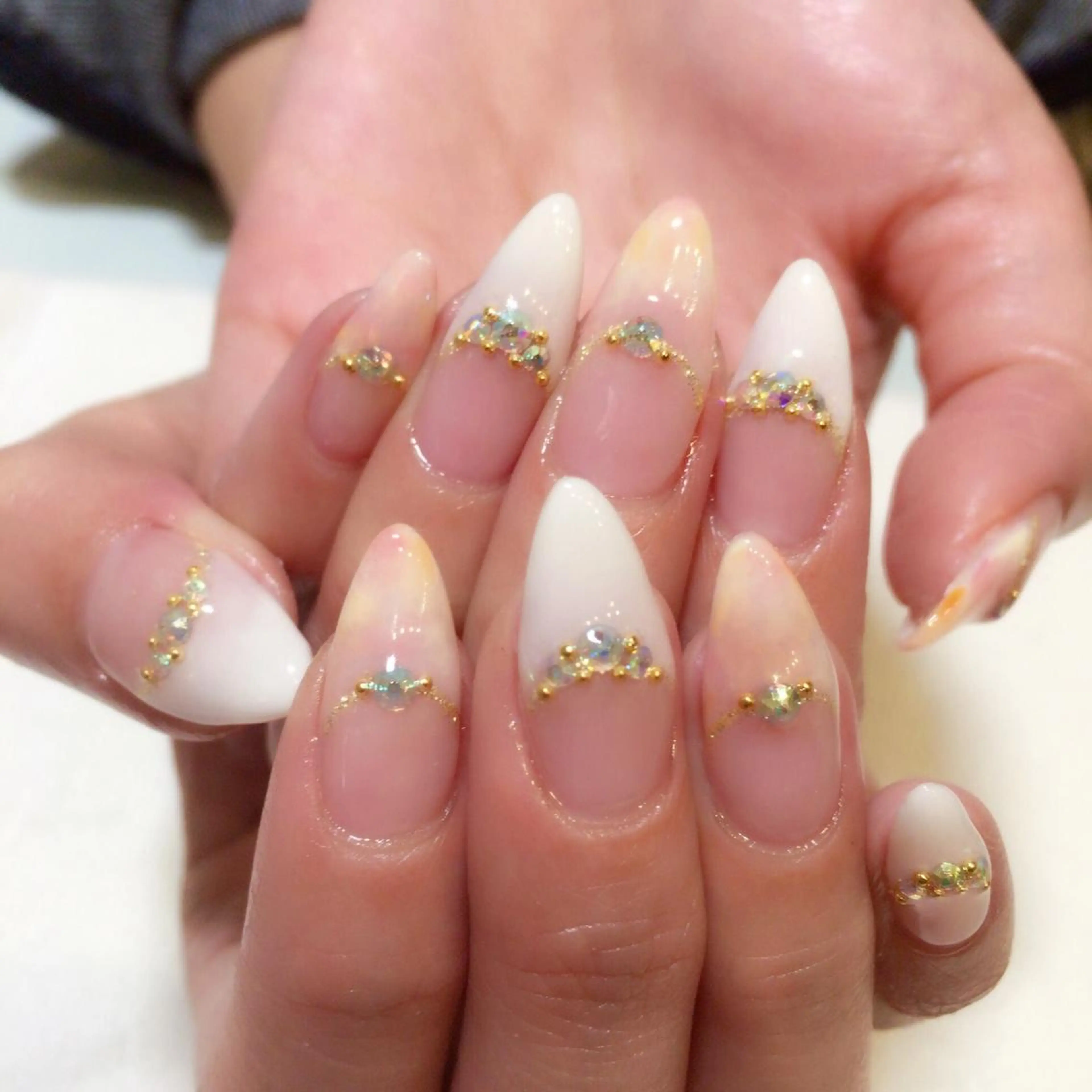 ネイル フレンチネイル 春ネイル Nailroom Mocaのネイルデザイン
