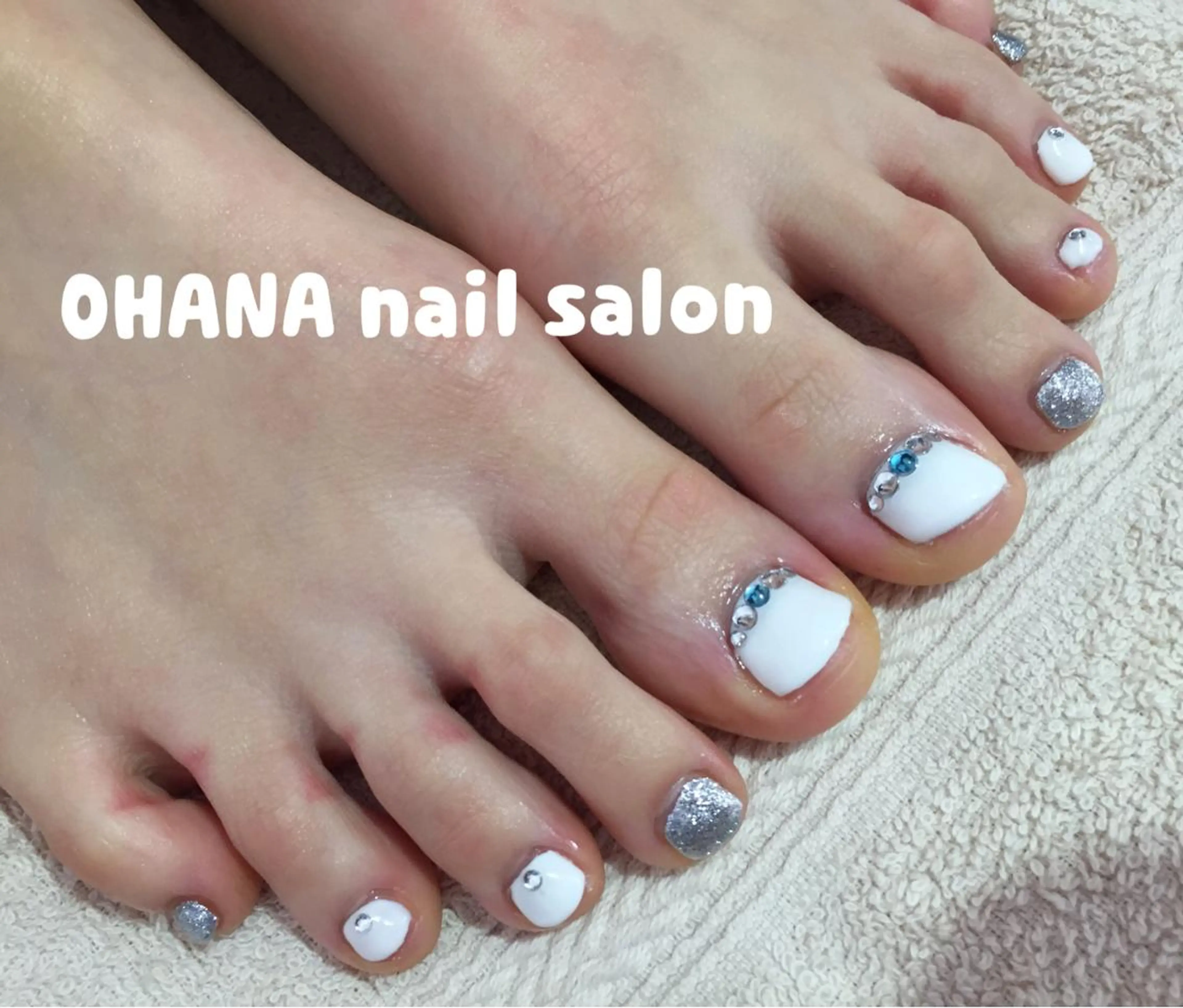 ネイル フットネイル キラキラネイル 那覇🏝️台湾人 ネイリストSHIUのネイルデザイン