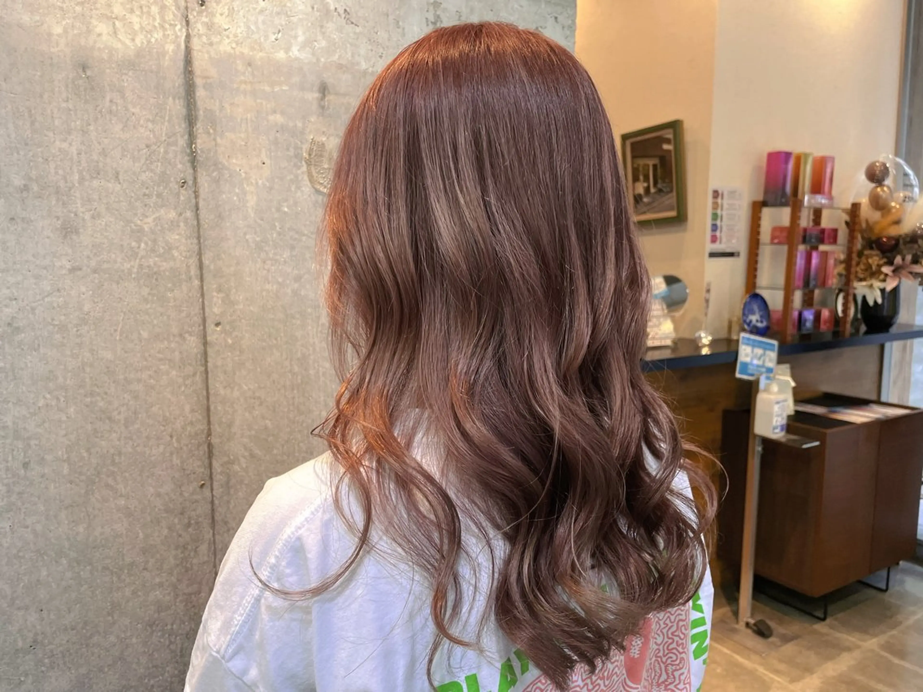 ロング カラー 塩崎 明菜のヘアスタイル