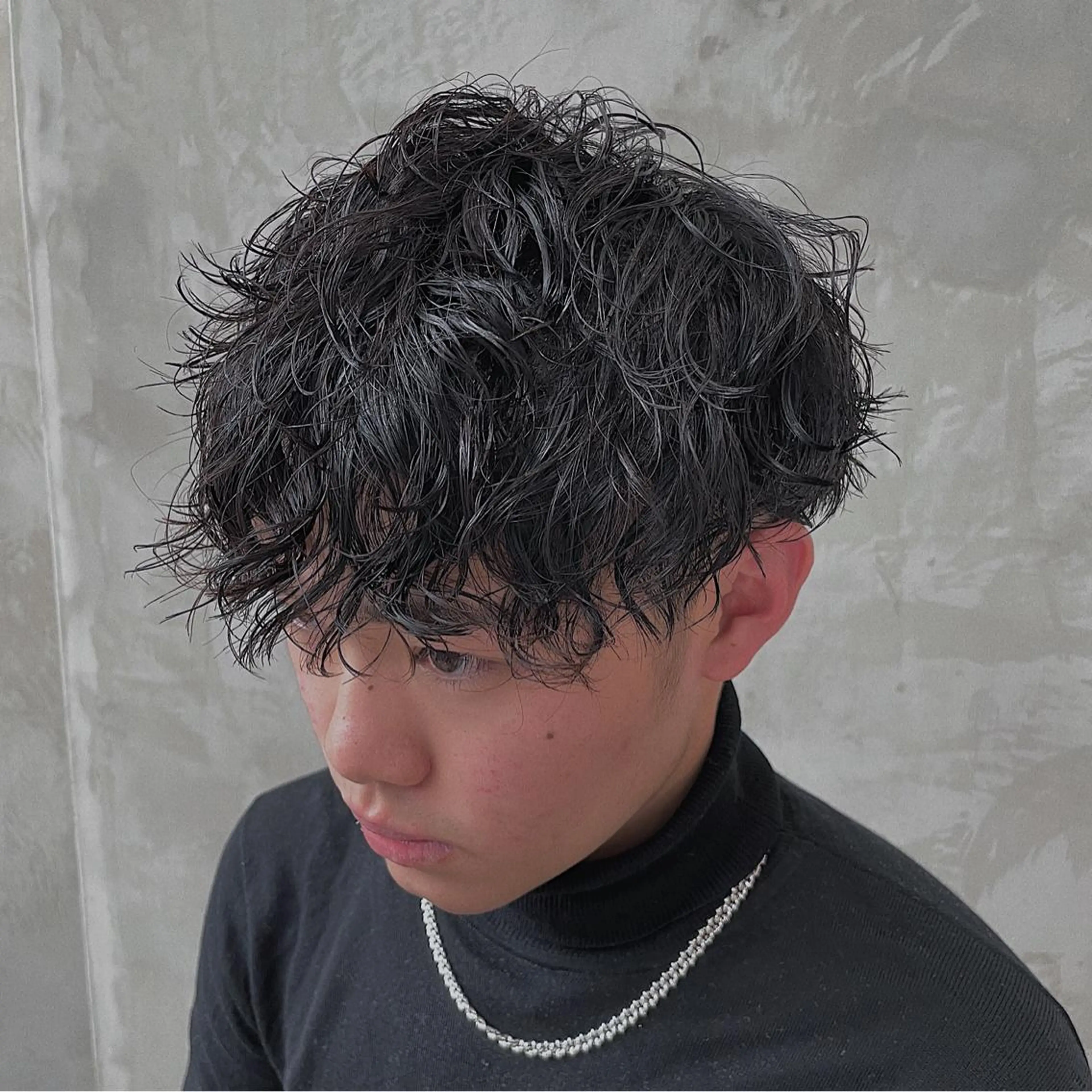 ショート パーマ メンズ マッシュ 波巻きスパイラルパー マ/シャドウパーマ駿のヘアスタイル