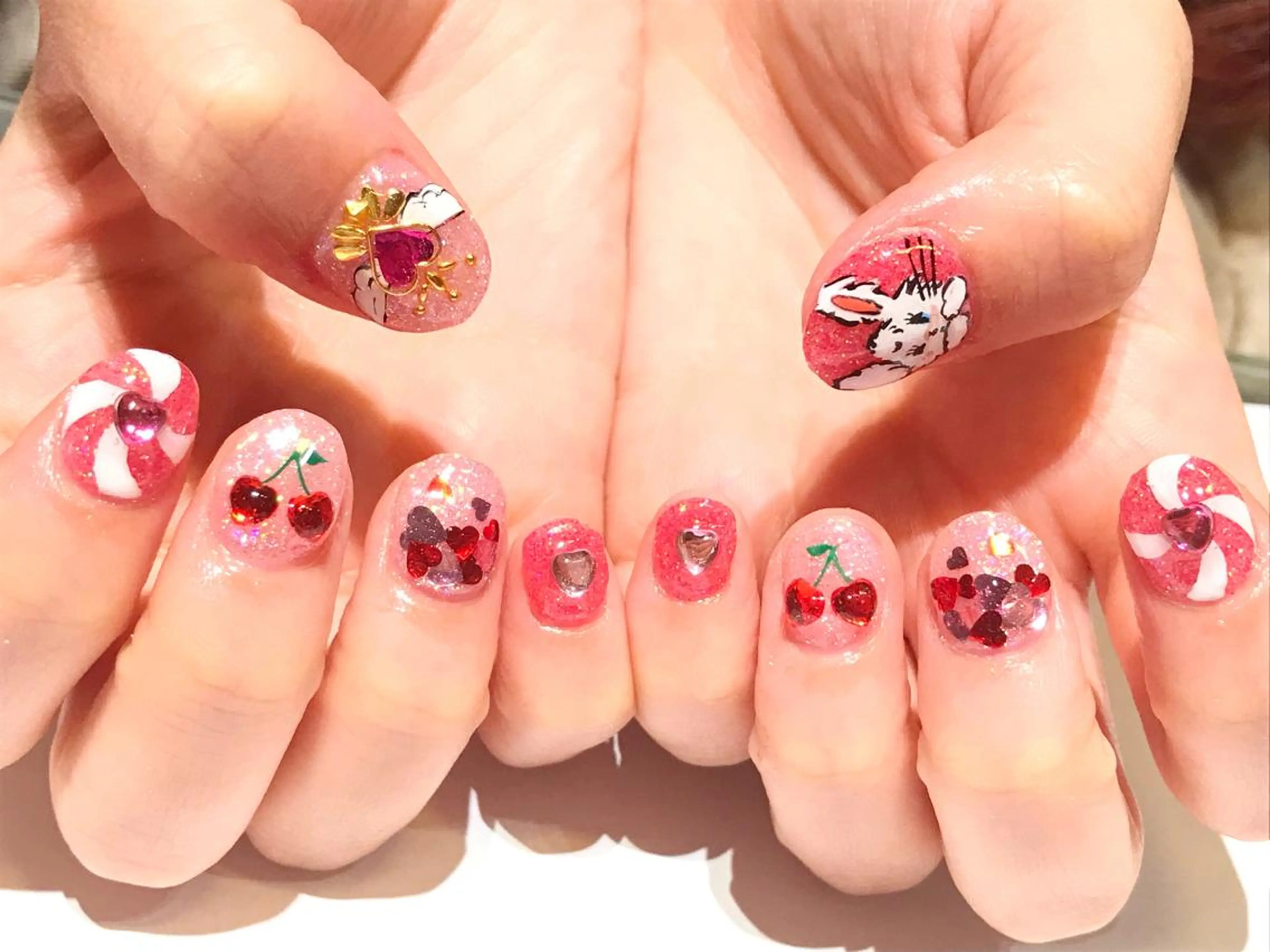 ネイル アートネイル ジェルネイル ラメ(グリッター) ストーンネイル YUN 💅のネイルデザイン