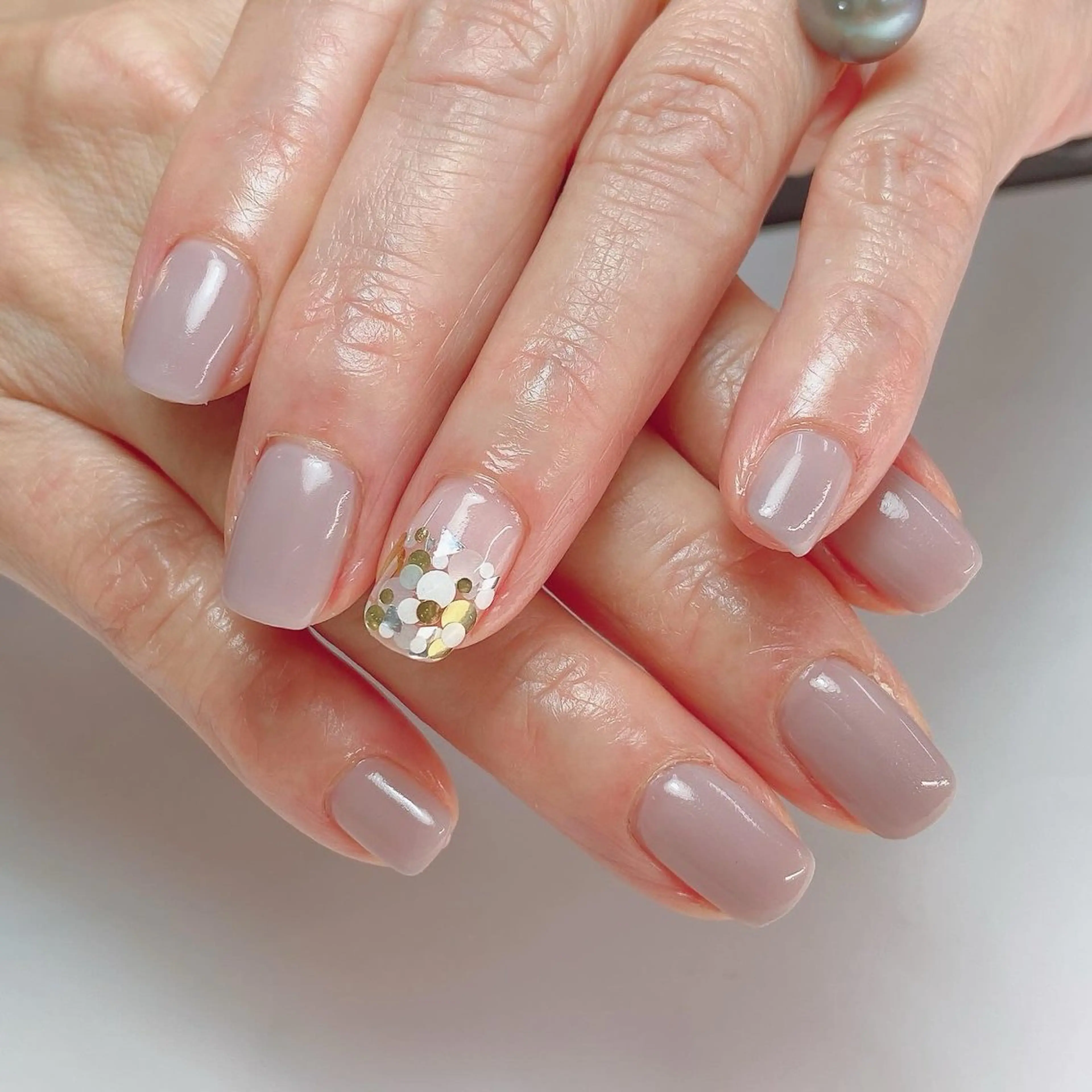 ネイル ホログラムネイル ワンカラーネイル 石原 夕華のネイルデザイン