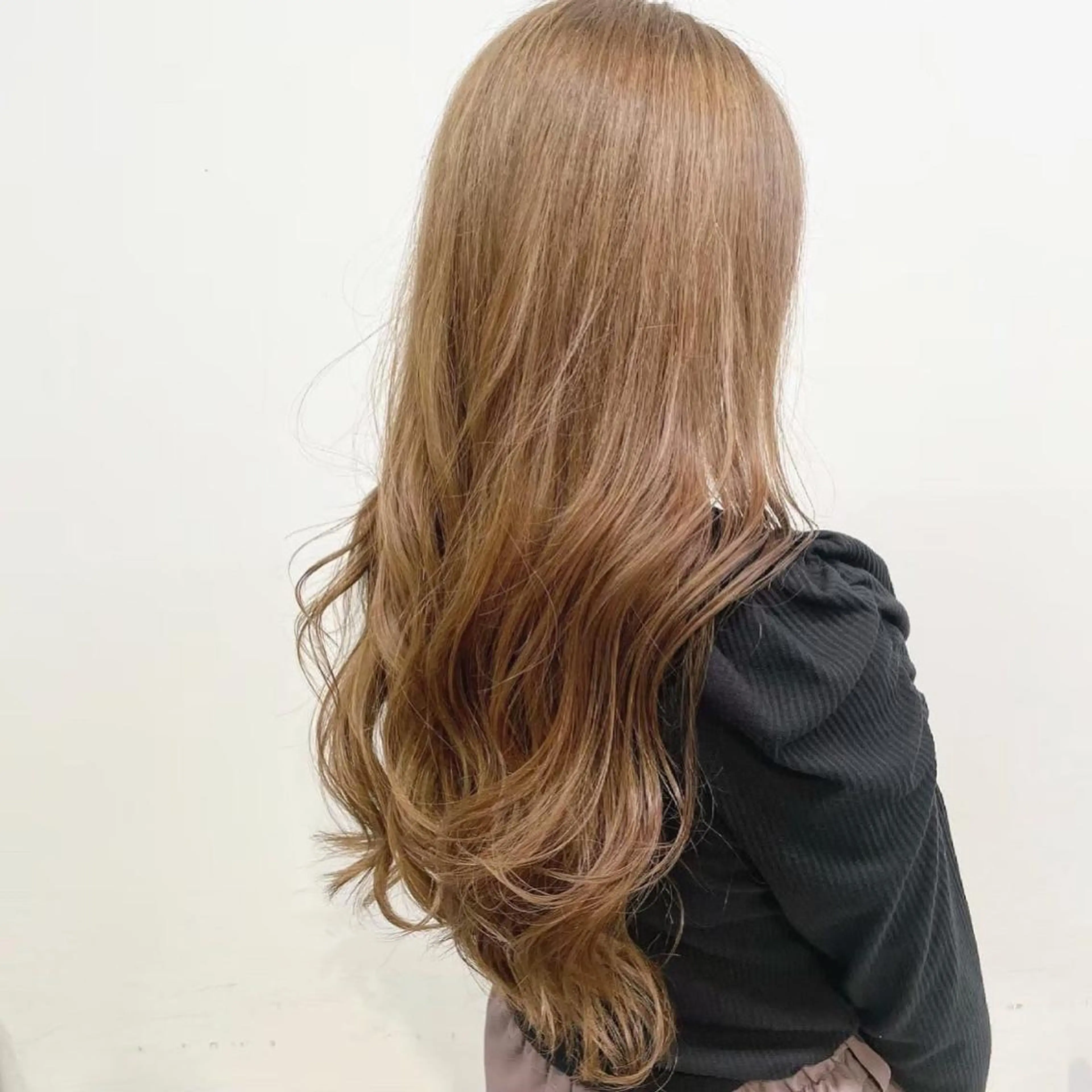 ロング ARMONY 神宮前所属・コテ巻き風パーマ 🦋そま🦋のヘアスタイル