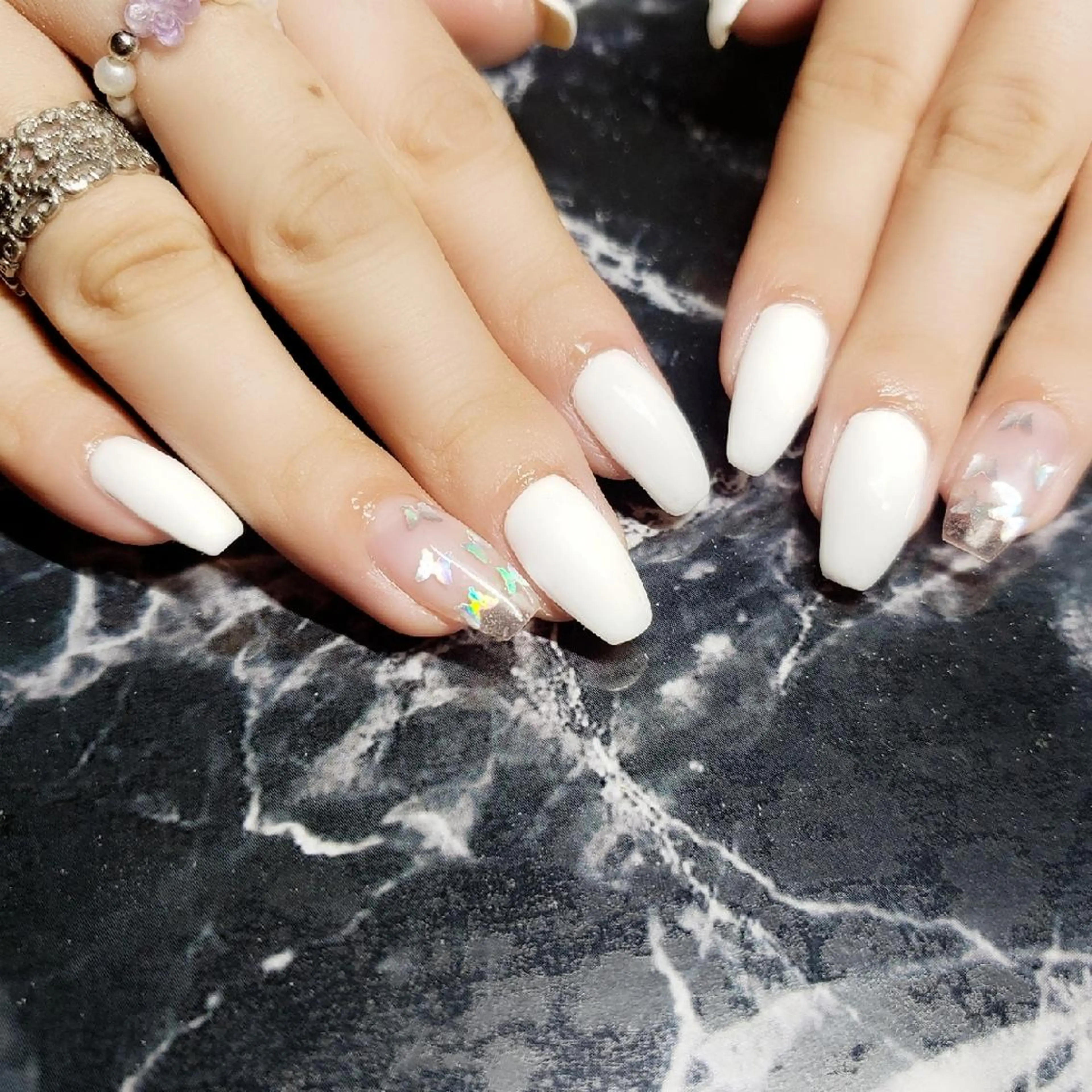 ミディアム ネイル クリアネイル スカルプネイル ストーンネイル ハンドネイル クロキ 。のネイルデザイン