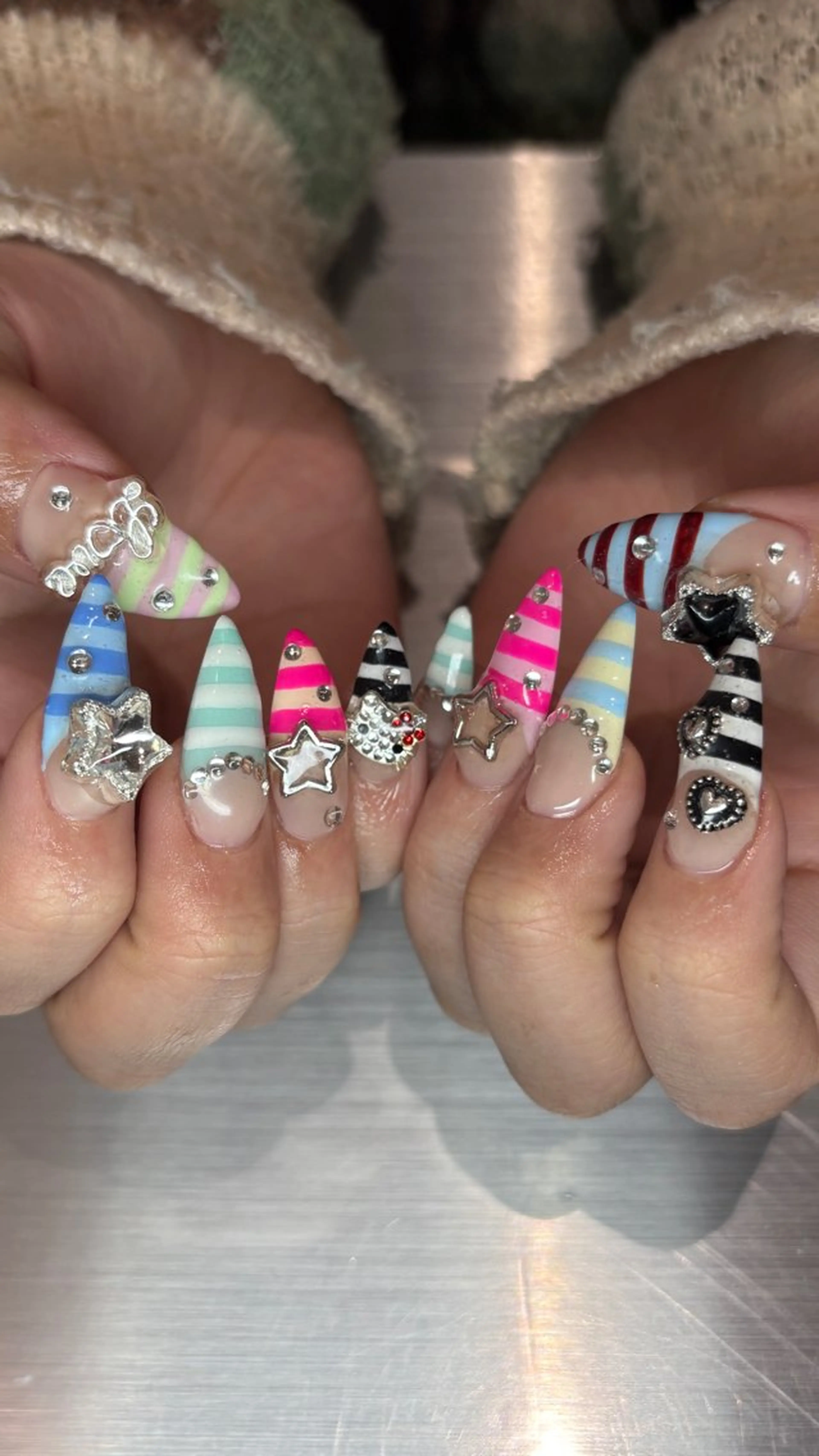 ネイル 👽個性派ネイル🎀 komachiのヘアスタイル