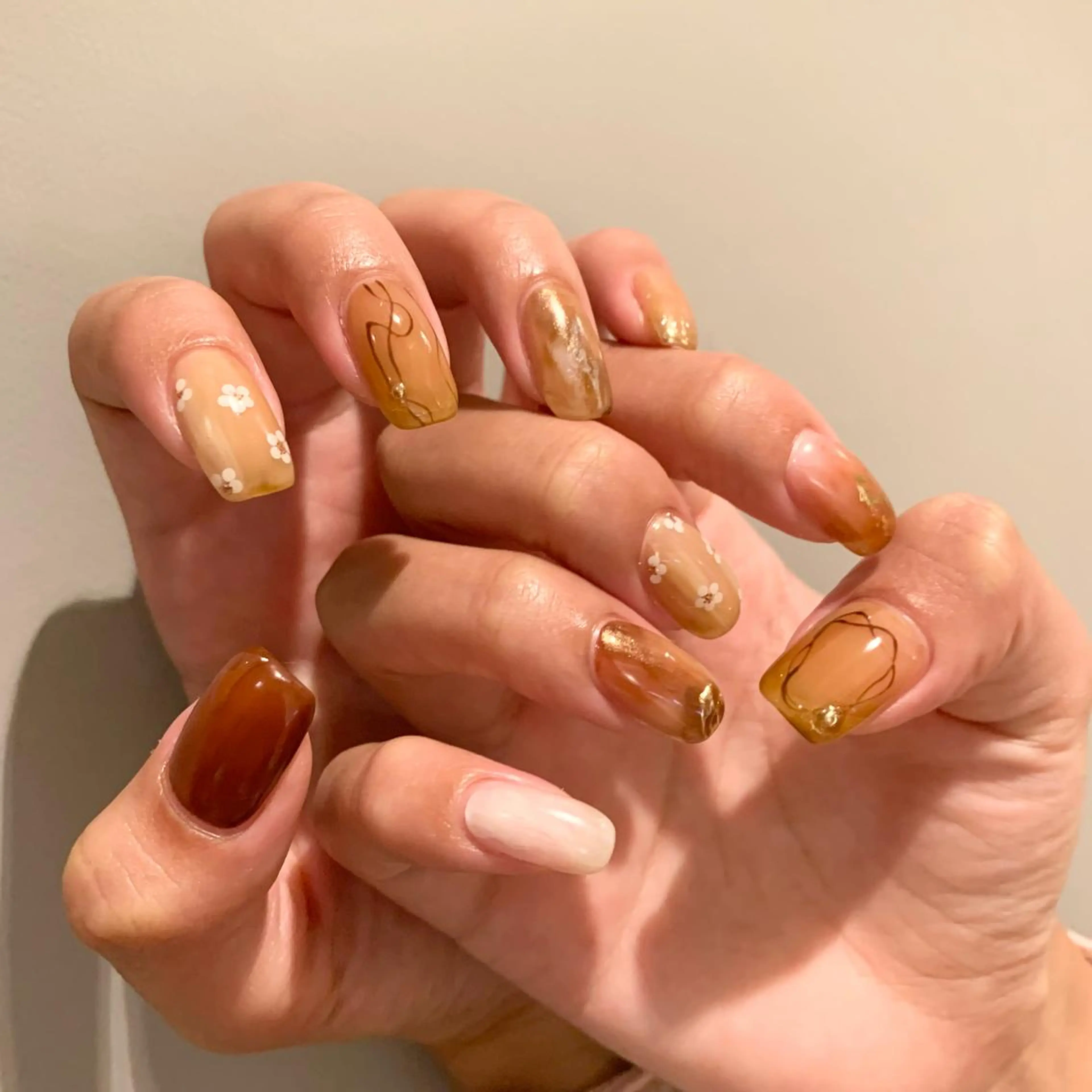 ネイル ハンドネイル ウシク ミユキのネイルデザイン