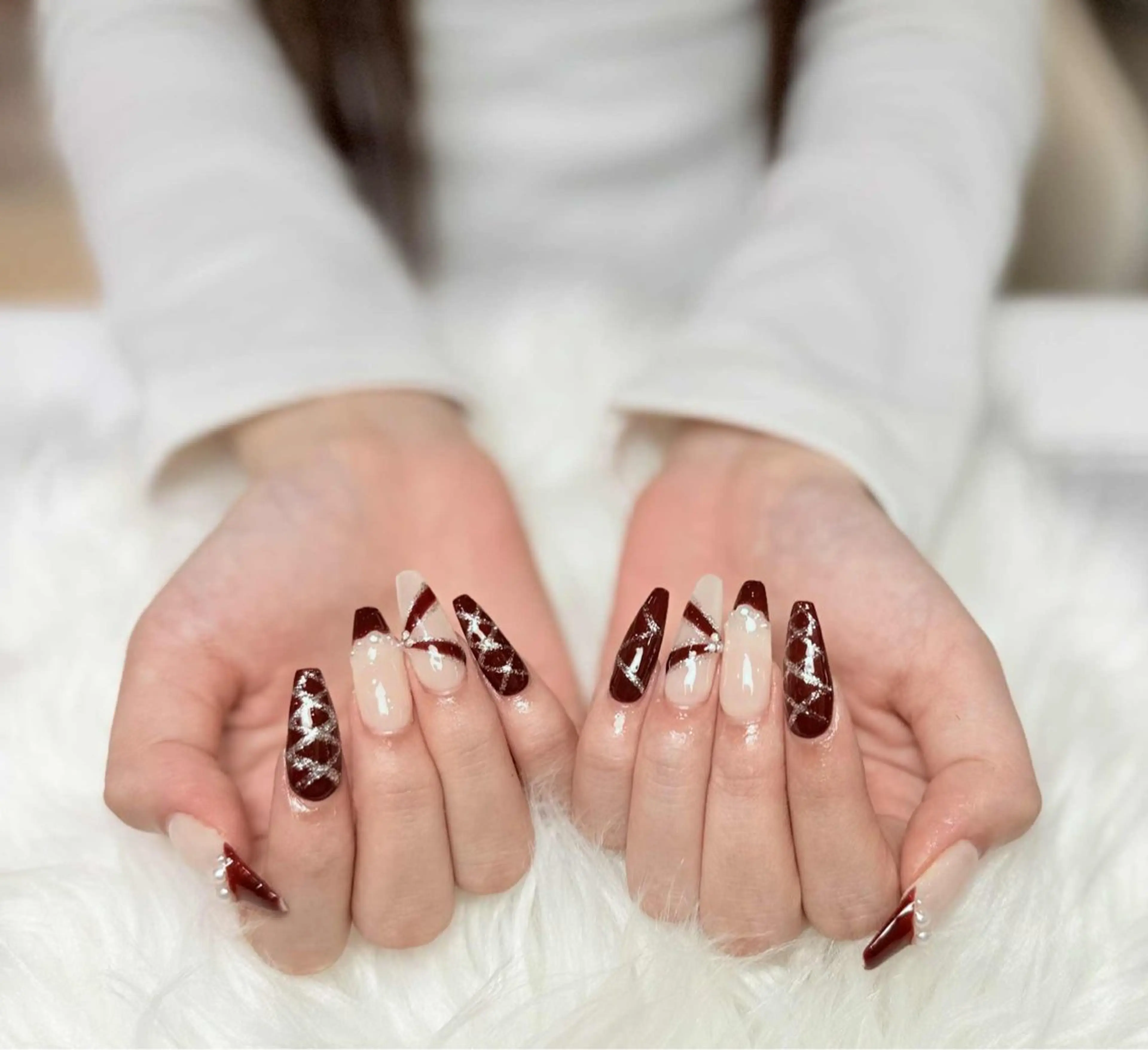 ネイル アートネイル キラキラネイル ロングネイル 持ち込み 赤色 Aura Nail サロン所属・AURA NAILのネイルデザイン