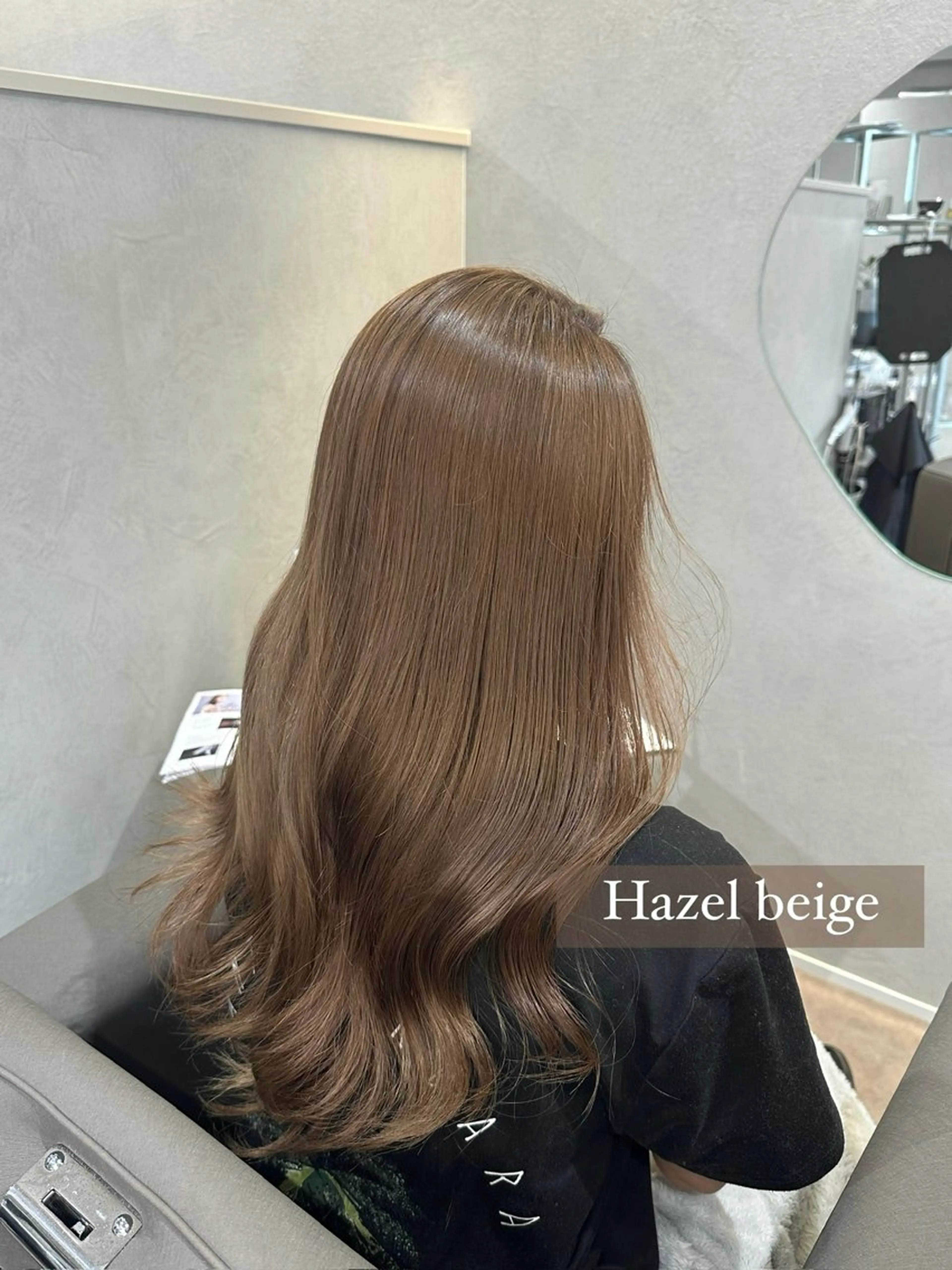 ロング カラー ベージュカラー ブリーチ 透明感カラー ヘーゼル トリートメント カット ヘアカラー トリートメント Salon de  Qualia所属・Salon de QualiaRUNAのヘアスタイル