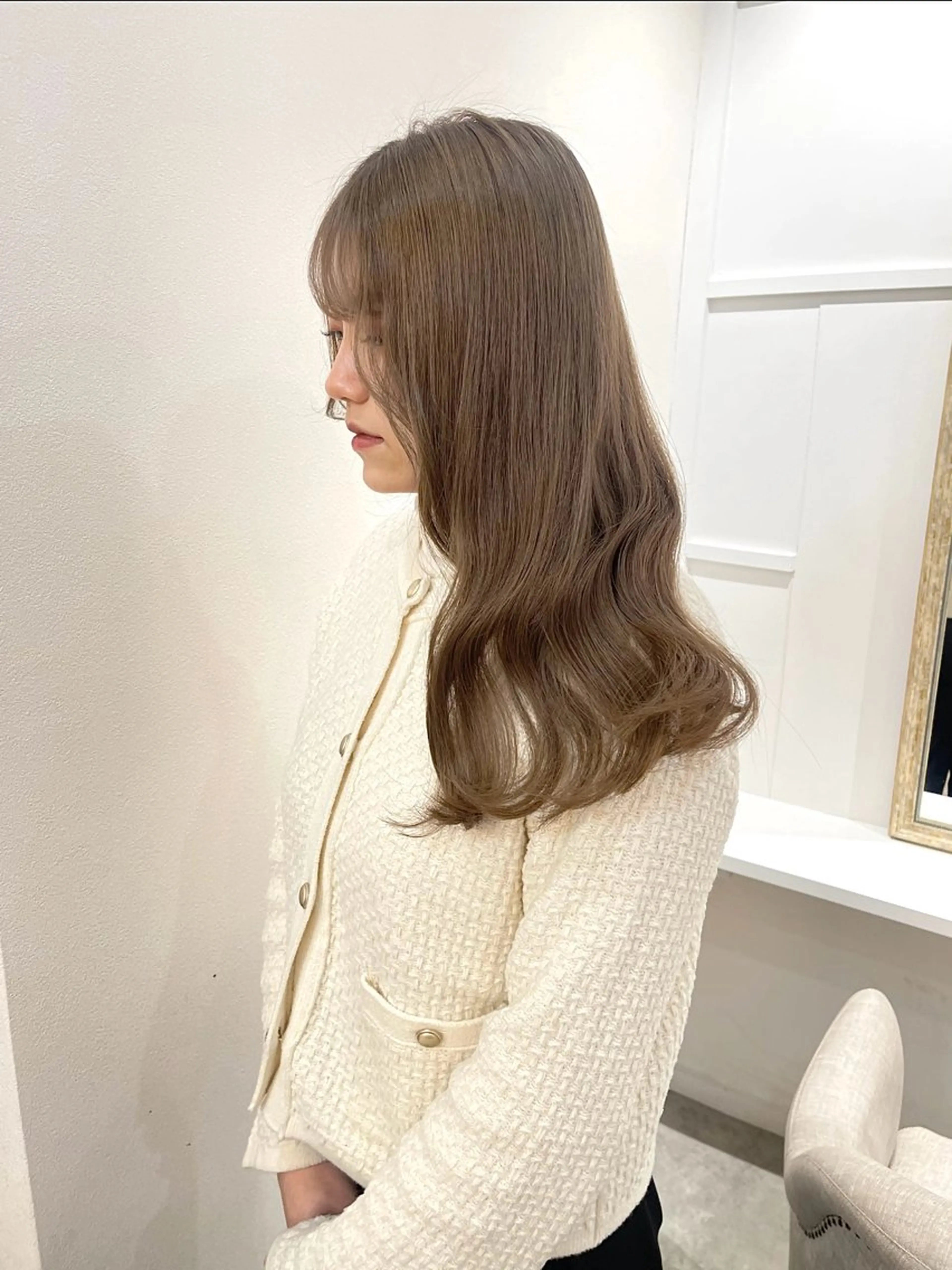 ロング カラー ベージュカラー ブリーチ オリーブベージュ カット ヘアカラー トリートメント 盛れる顔まわり✨🎀 モテカラー別所好葉のヘアスタイル