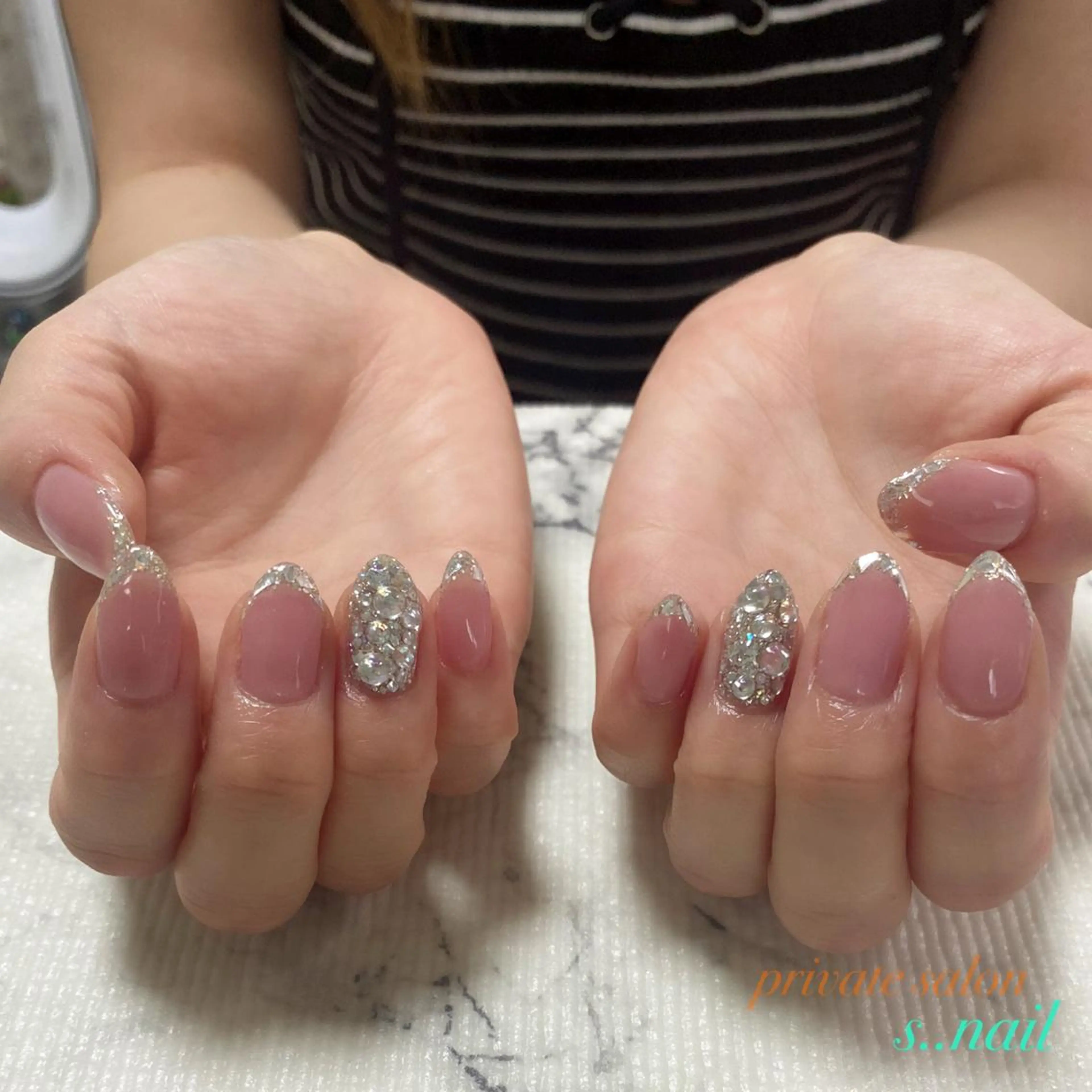 ネイル フレンチネイル ガラスフレンチ ハンドネイル フットネイル s..nail / MORITAのネイルデザイン