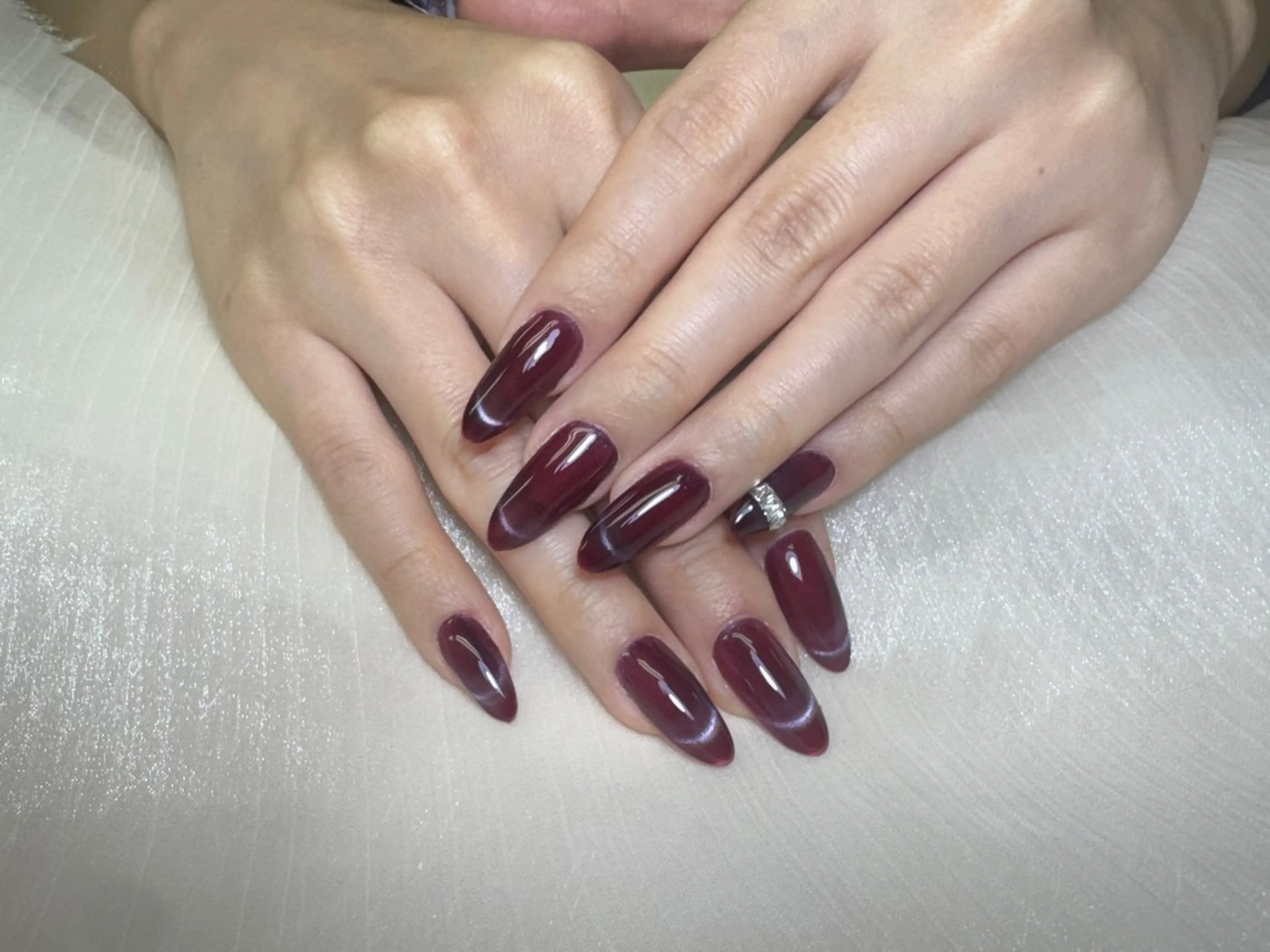 ネイル ボルドー フレンチネイル ロングネイル マグネットネイル ネイルチップ ハンドネイル ハンドケア PIPPY NAILSのネイルデザイン