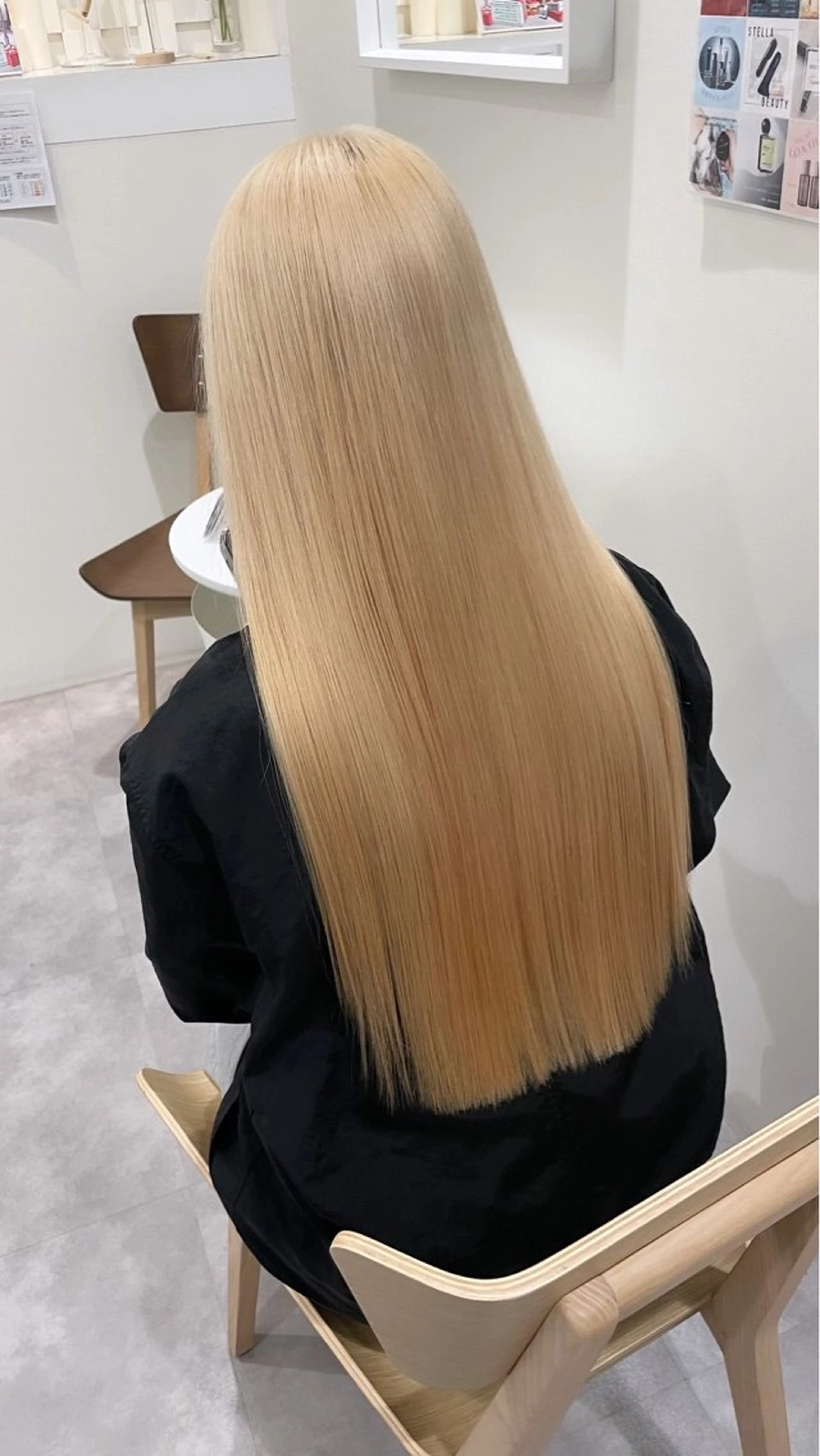 ロング カラー ブリーチ 透明感カラー ハイトーンカラー ヘアカラー CARE ．KOBE所属・京谷 日向のヘアスタイル