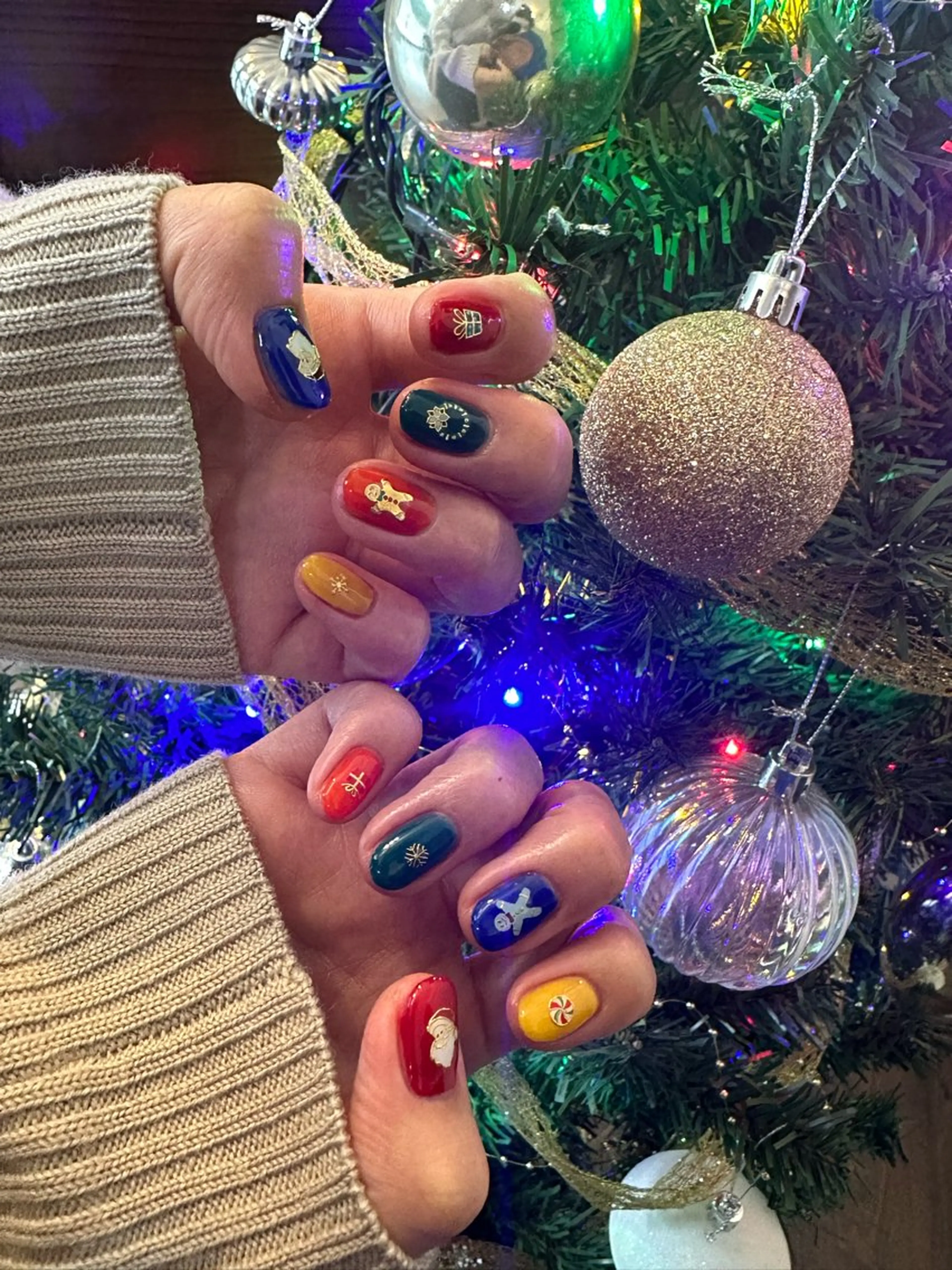 ネイル TotalBeautysalonCURE所属・CURE 朱梨のネイルデザイン