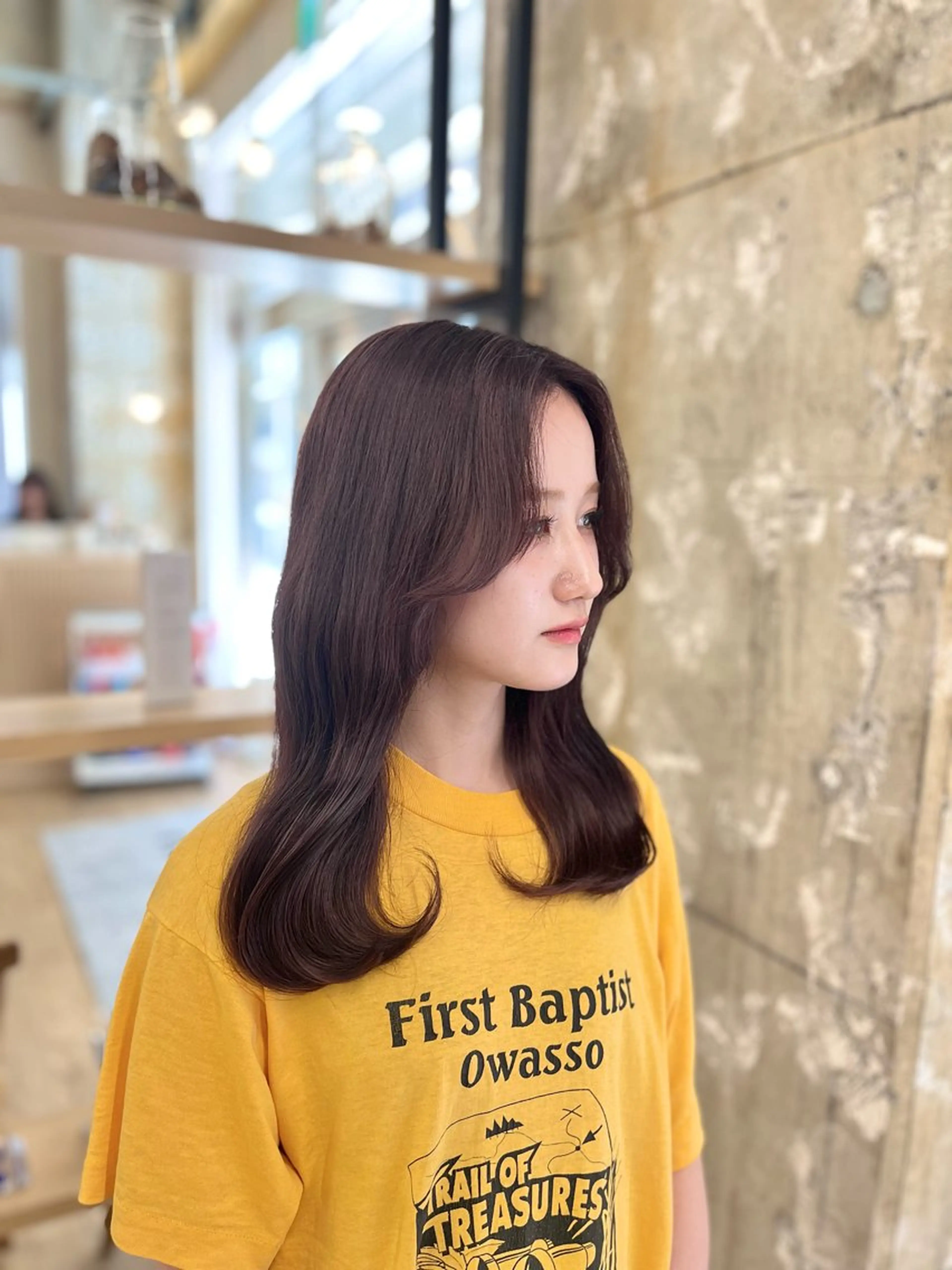 セミロング カラー ベージュカラー ブリーチ ピンクカラー ピンクベージュ 寒色 ♡ レイヤー ┊︎miyuのヘアスタイル