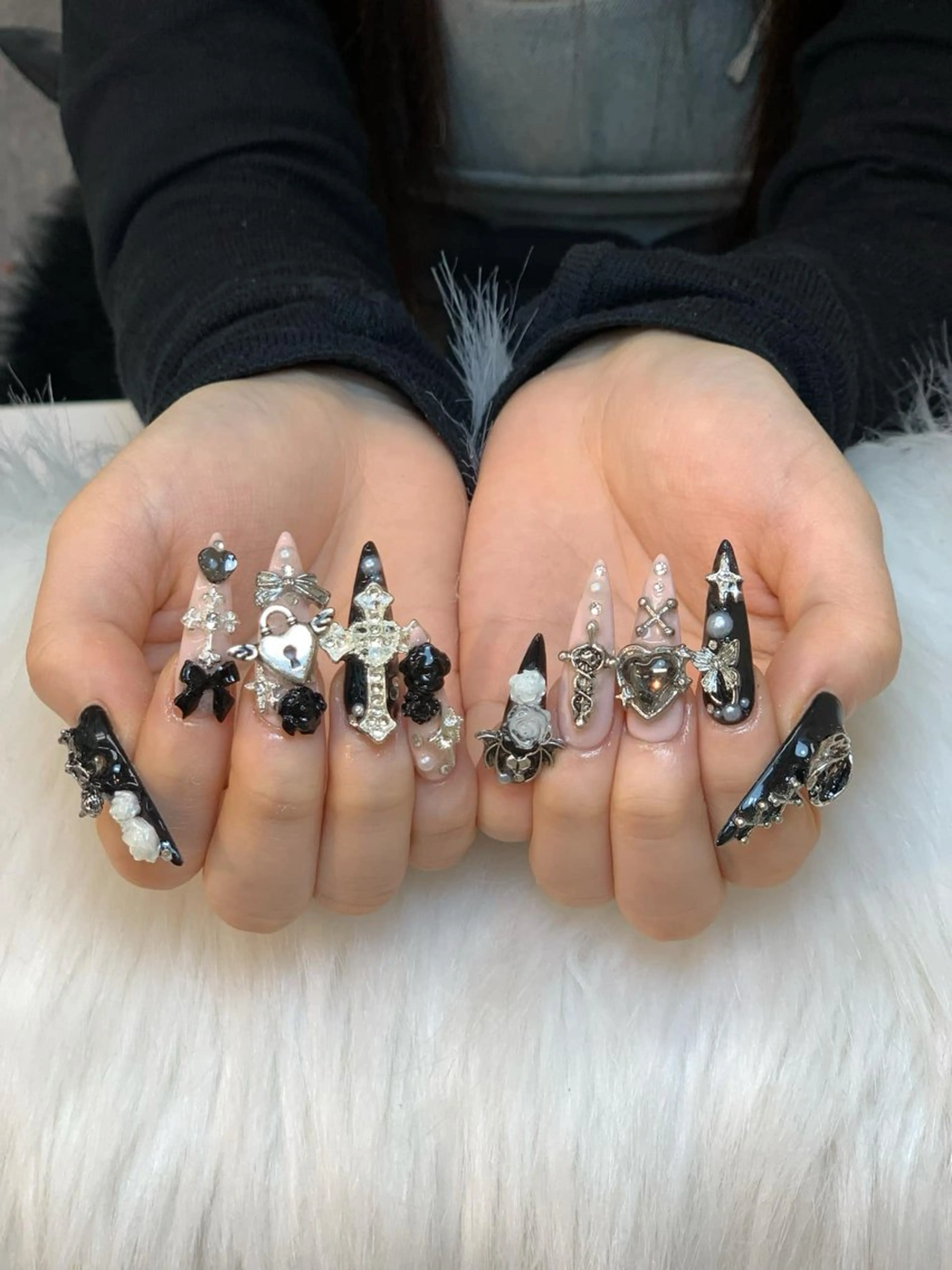 ネイル グラデーション キラキラネイル ワンカラーネイル 冬ネイル Jenn Nail Salonのネイルデザイン