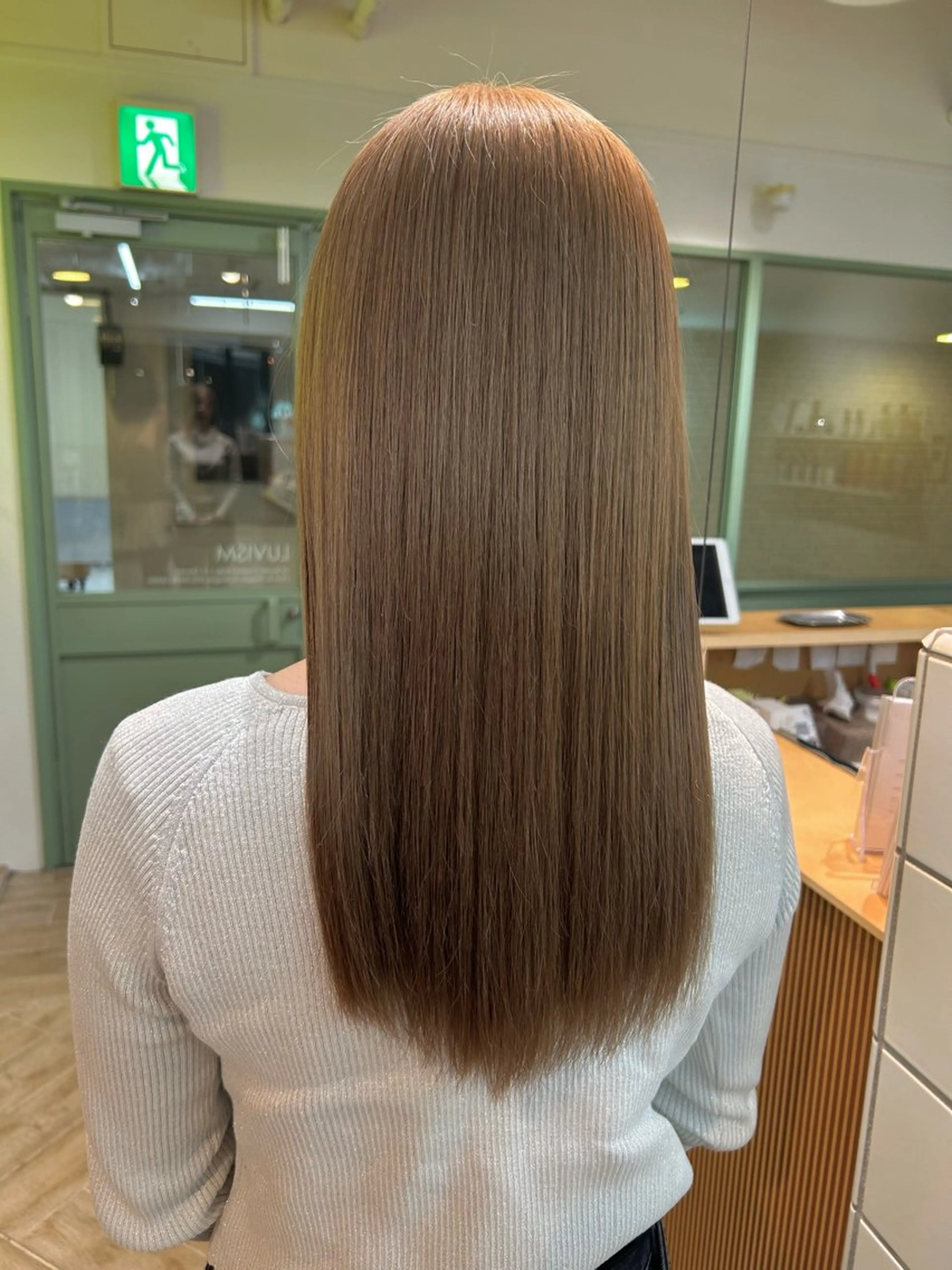 ロング カラー ヘアカラー トリートメント ベージュ/ダブルカラ ー/新潟駅/青柳萌果のヘアスタイル