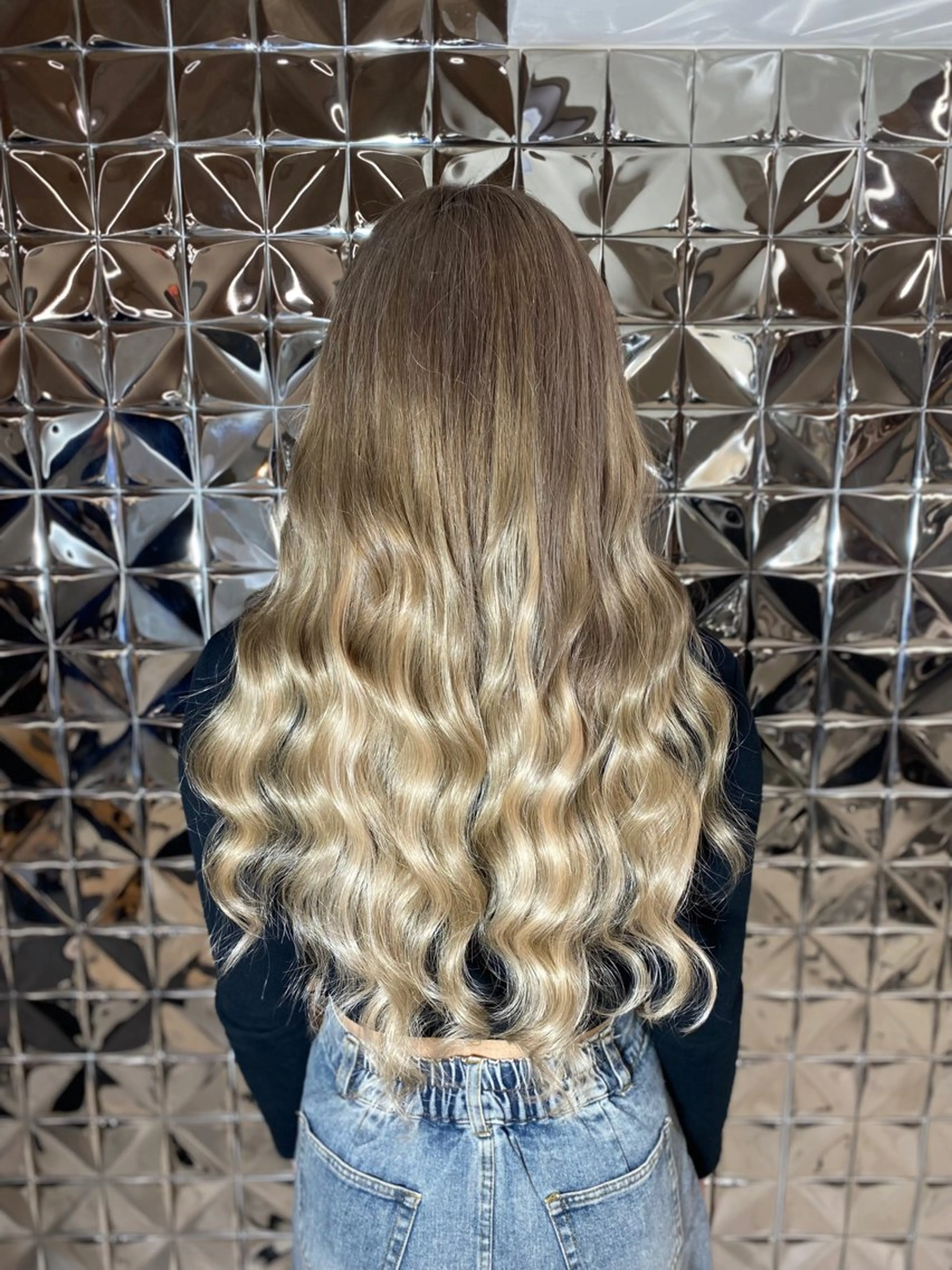 ロング シールエクステ エクステ レイヤーカット ラブスタシー Lilyのヘアスタイル