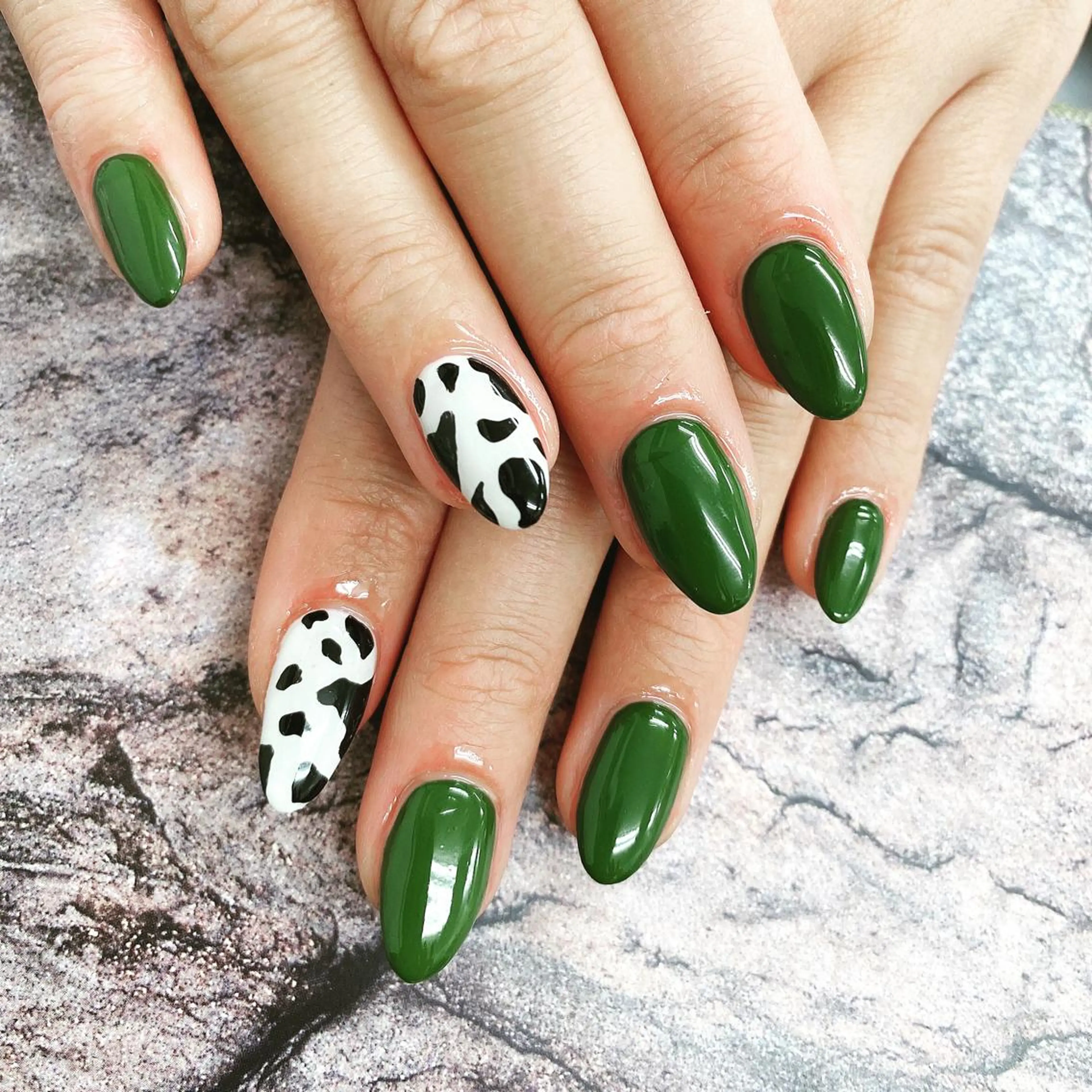 ネイル グリーン N._._.claw[エヌクロー]所属・N._._. clawのネイルデザイン