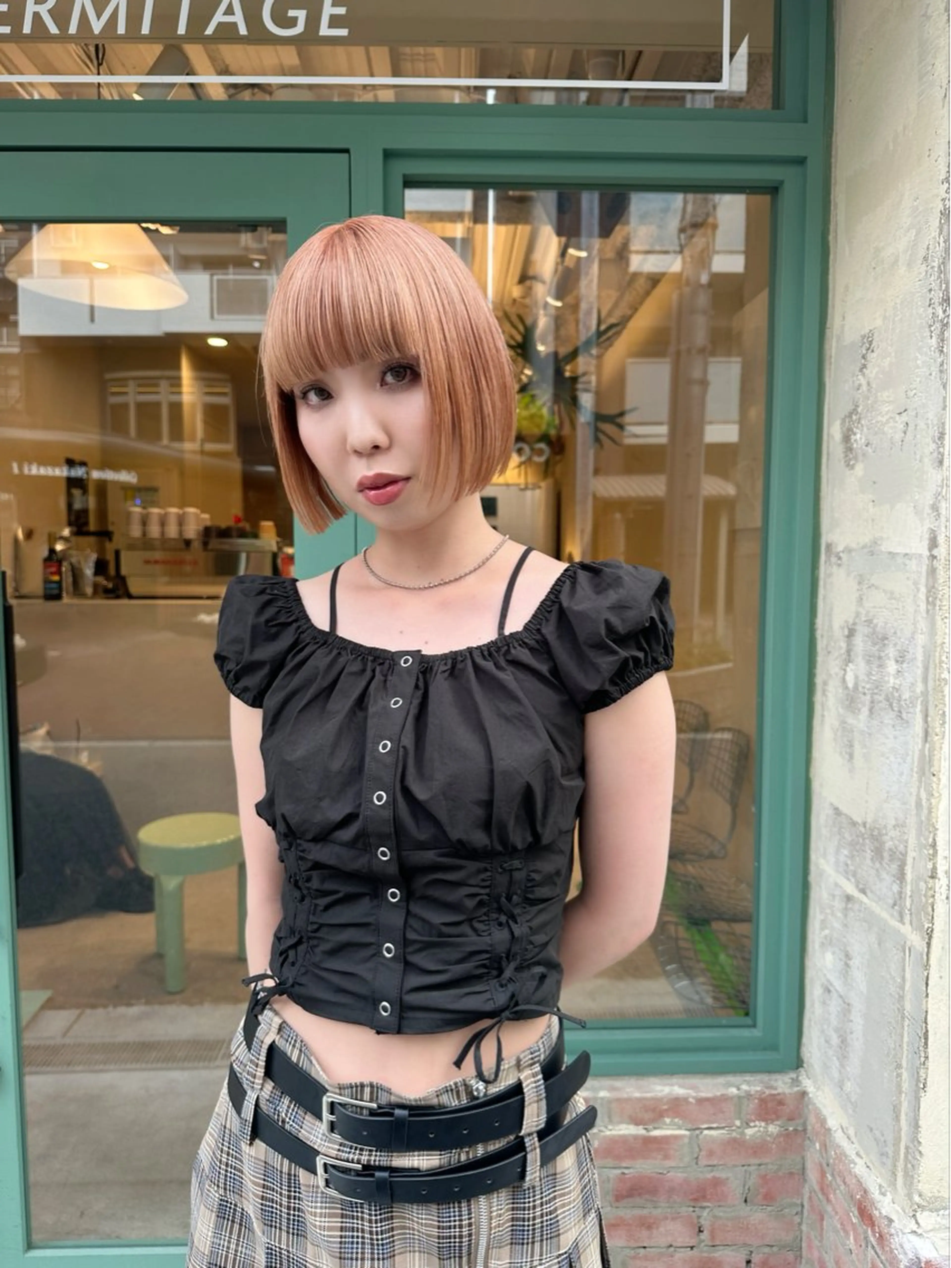 ショート カラー ベージュカラー オレンジ オレンジベージュ SALOWIN 梅田茶屋町店所属・梅田/ベージュカラー /ブリーチカラーのヘアスタイル