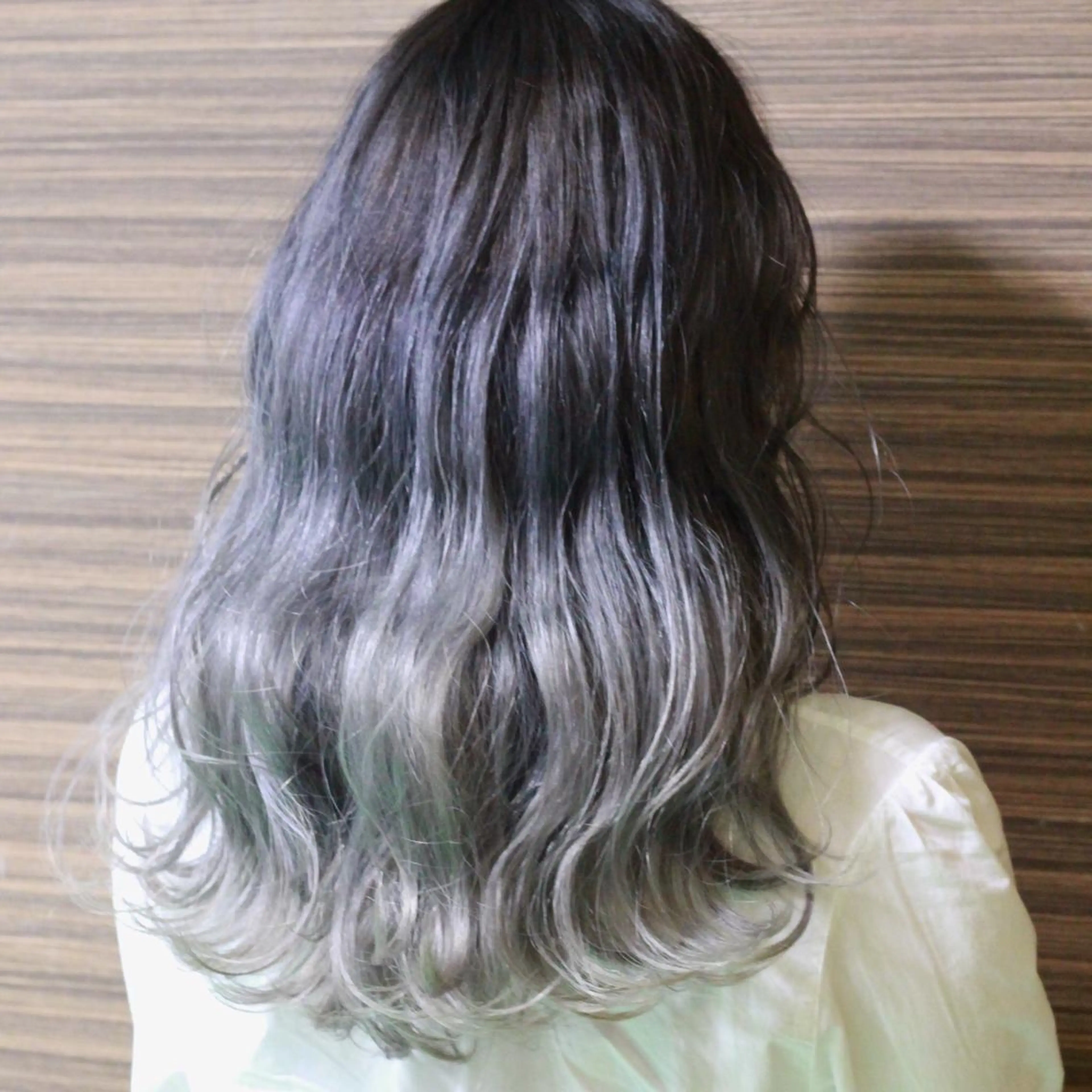 セミロング カラー グラデーションカラー ラベンダーカラー シルバー カット Viage （ビアージュ）のヘアスタイル