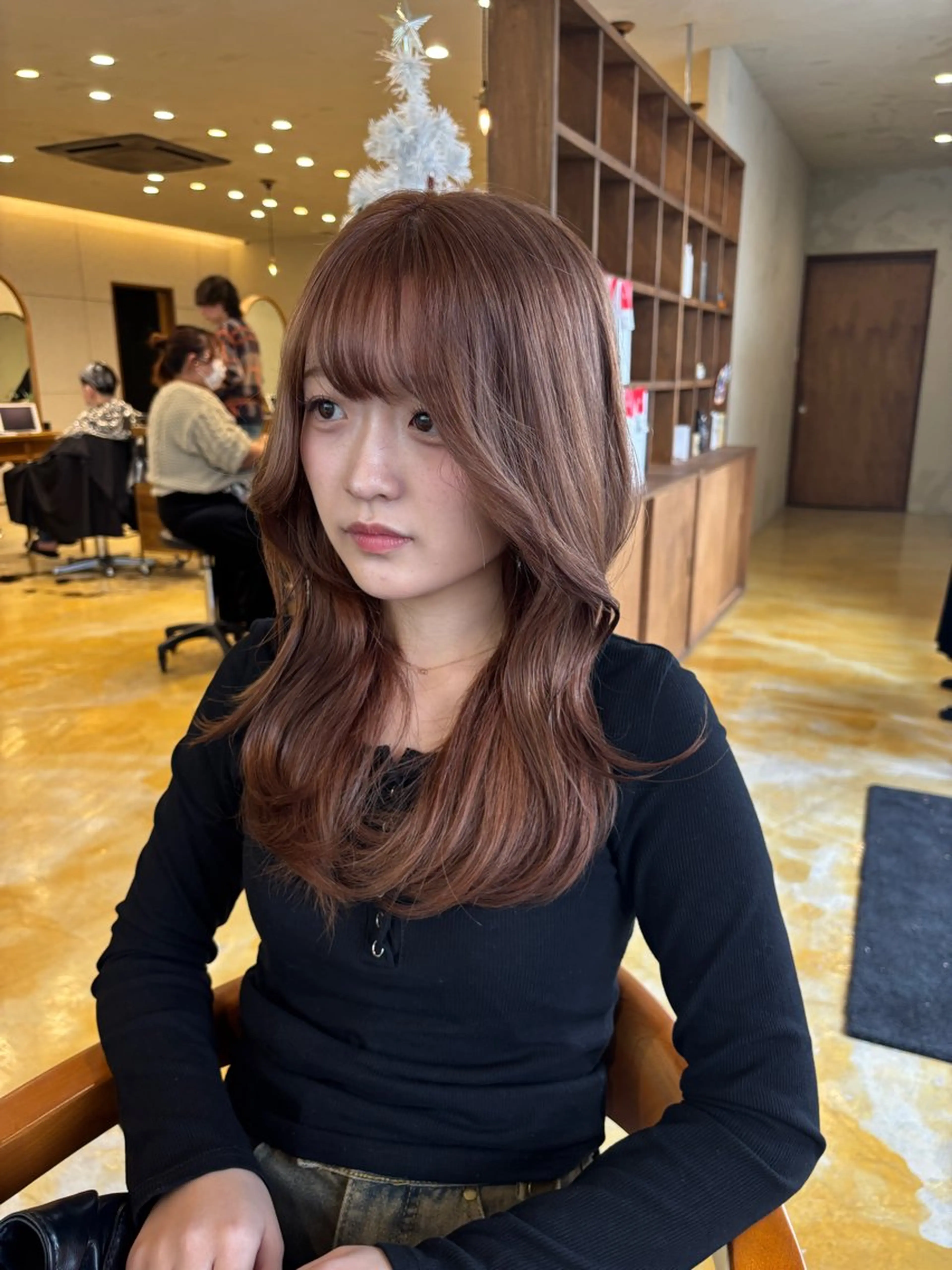 ロング カラー ベージュカラー ブリーチ ミルクティーベージュ カノエ下関熊野店 /AOIのヘアスタイル