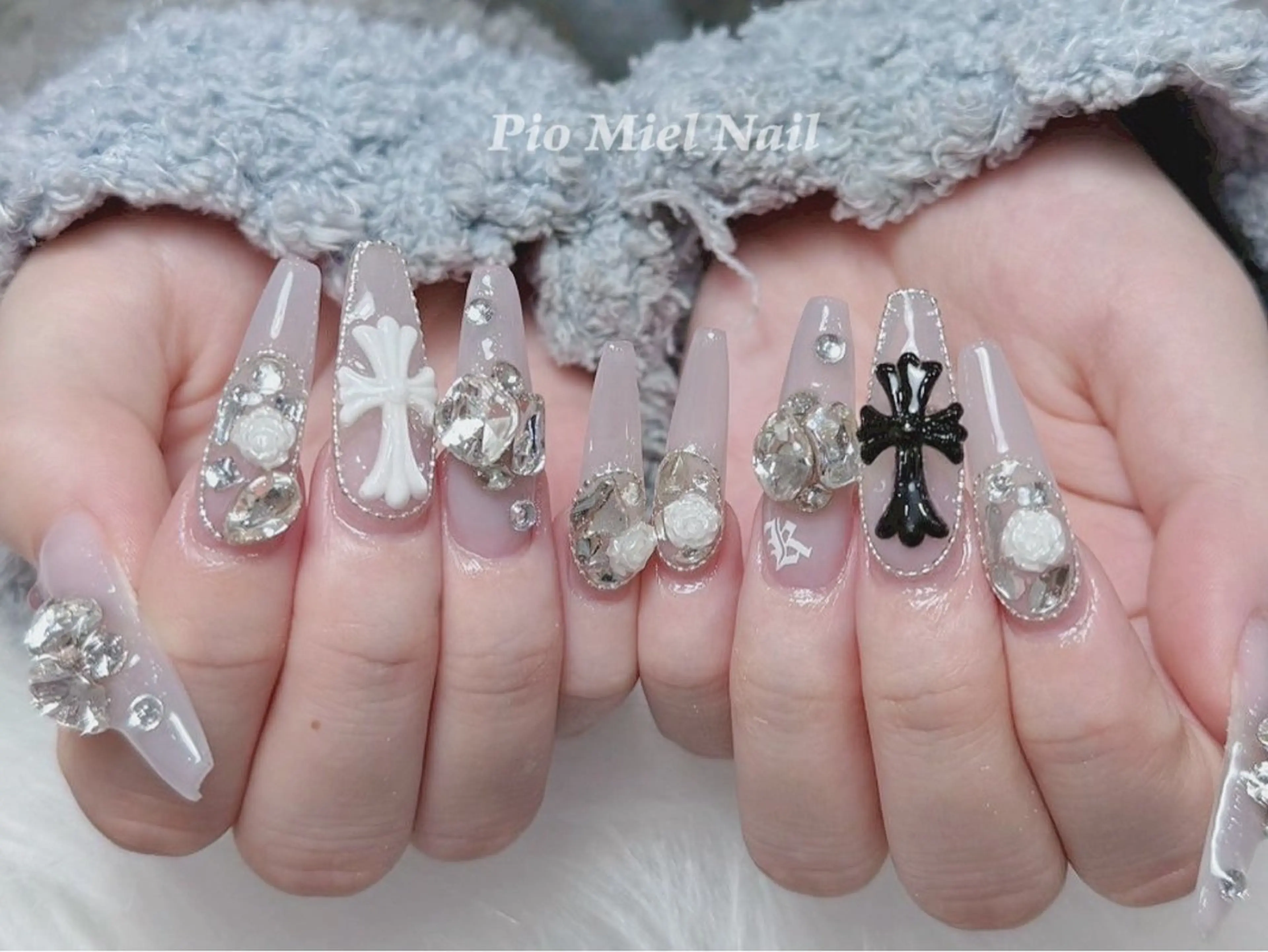 ネイル ハンドネイル HANA 長さだしのネイルデザイン