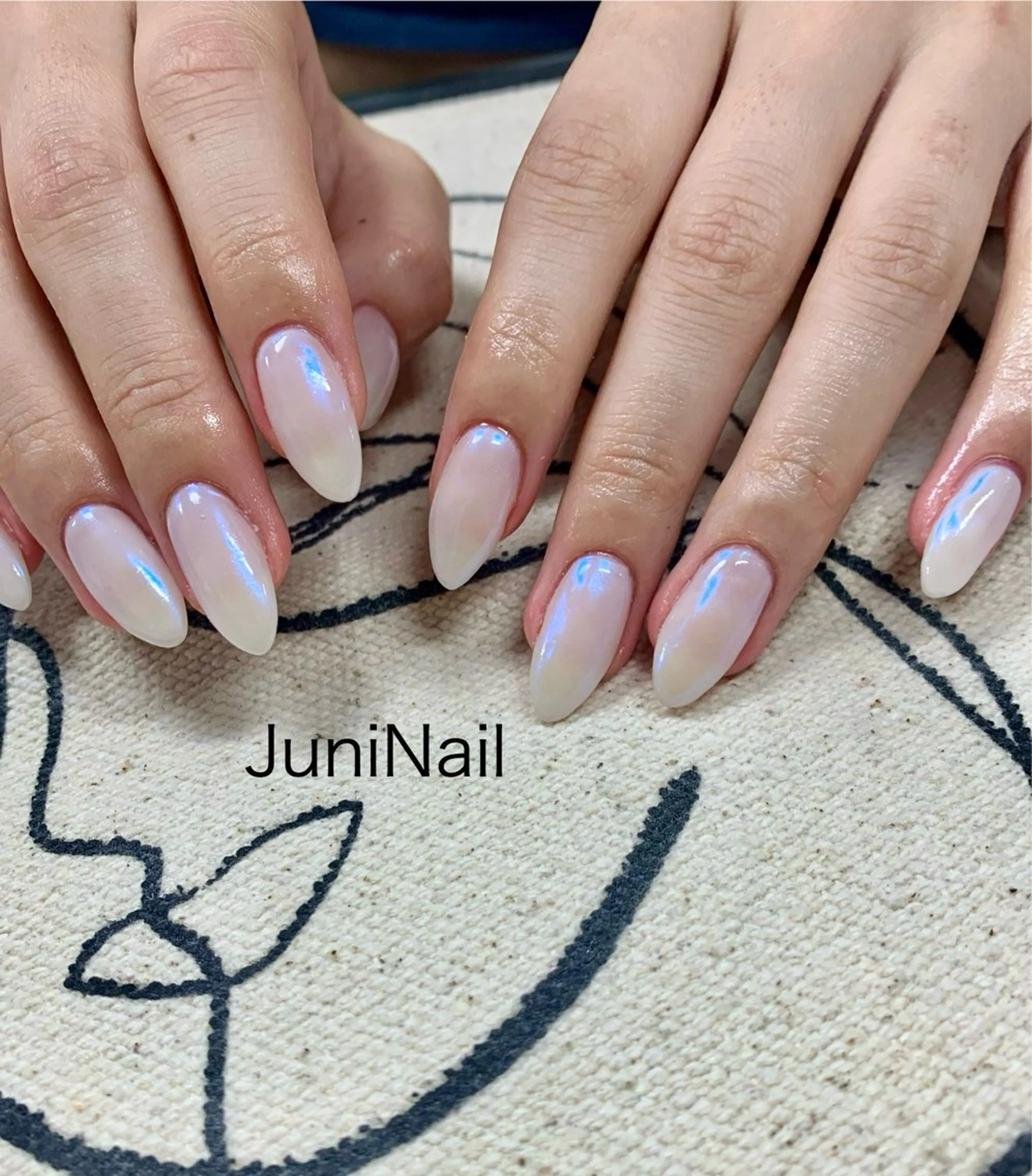 ネイル オーロラネイル クリアネイル 成人式 フラッシュネイル 氷ネイル・うるうるネイル ハンドネイル JuniNail 주니네일🇰🇷suのネイルデザイン
