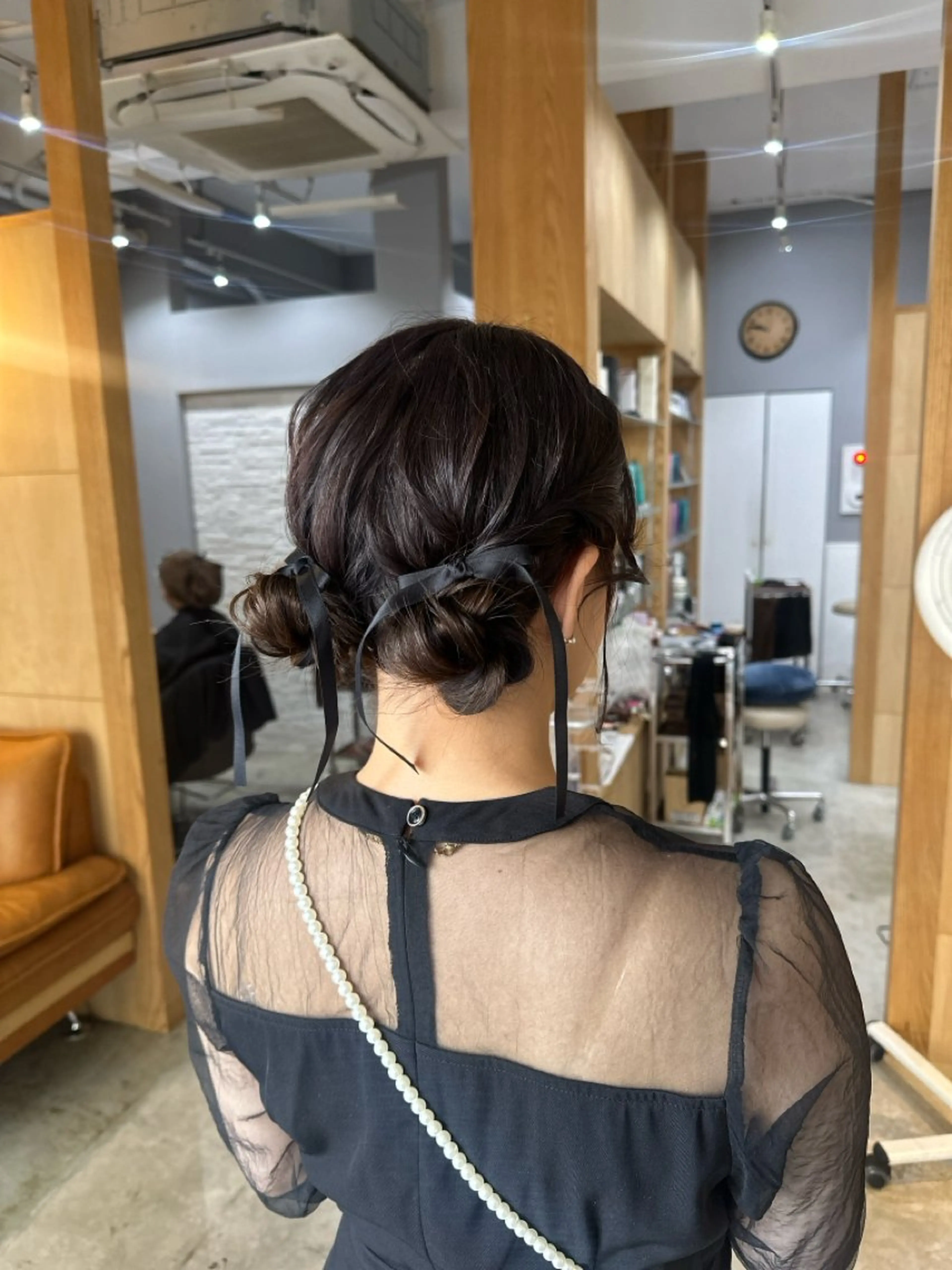 ミディアム お団子ヘア ヘアセット miloc MOMOKAのヘアスタイル