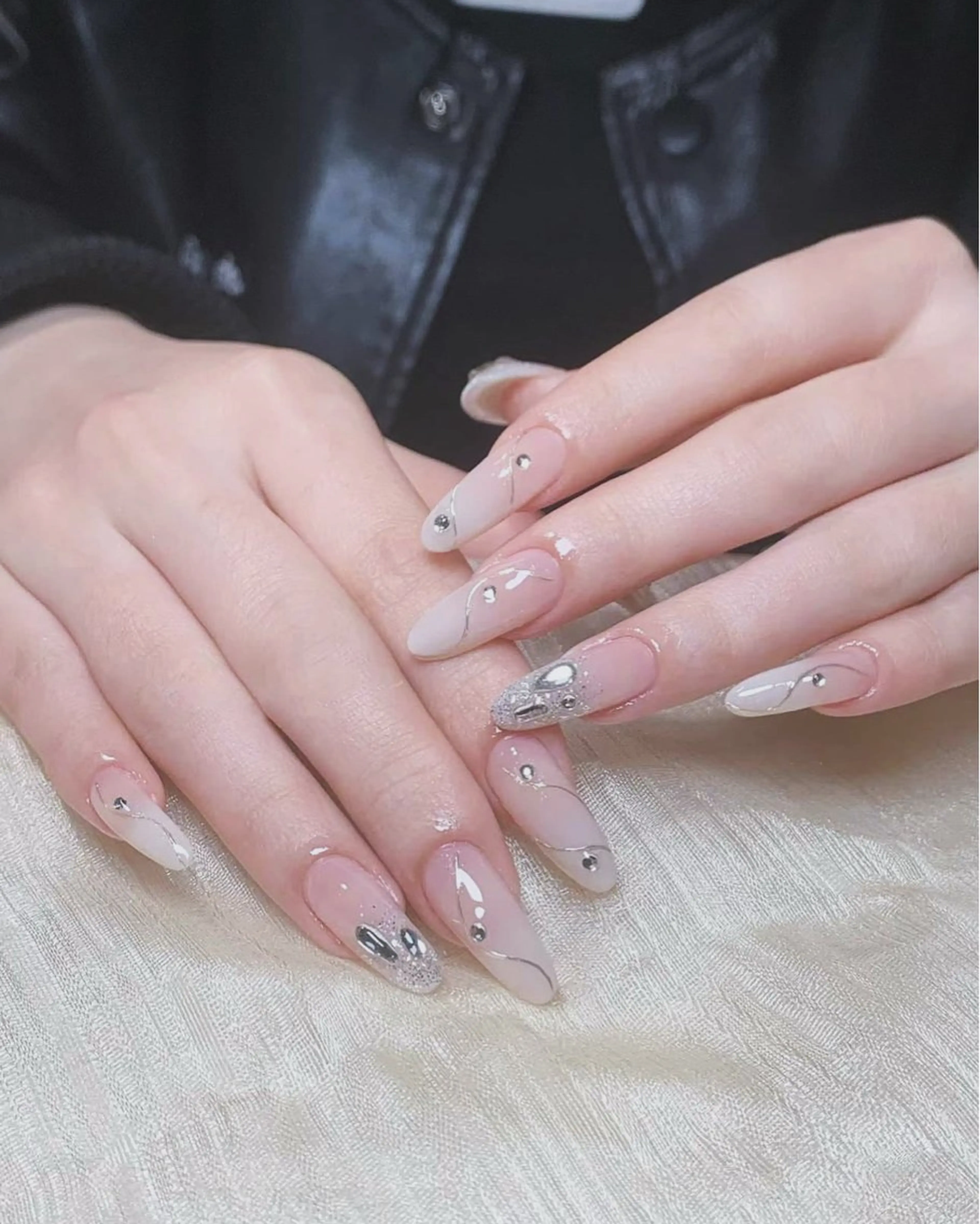 ネイル フットネイル ジェルネイル 韓国ネイル マグネットネイル 持ち込み ハンドネイル Akiko ネイルサロン所属・AKIKO ネイルサロンのネイルデザイン