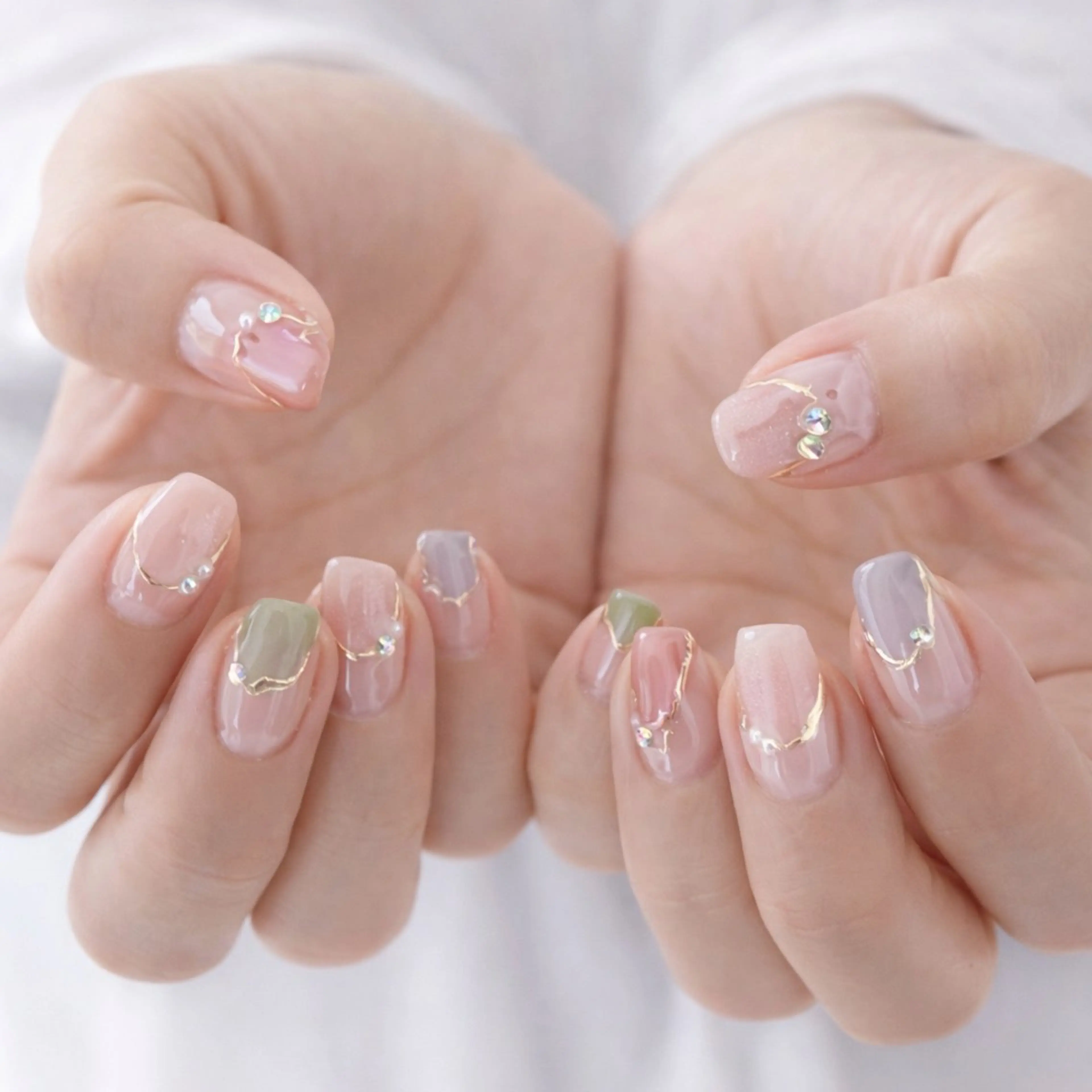 ネイル アートネイル ゴールド ニュアンスネイル ストーンネイル ハンドネイル Kii nailのネイルデザイン