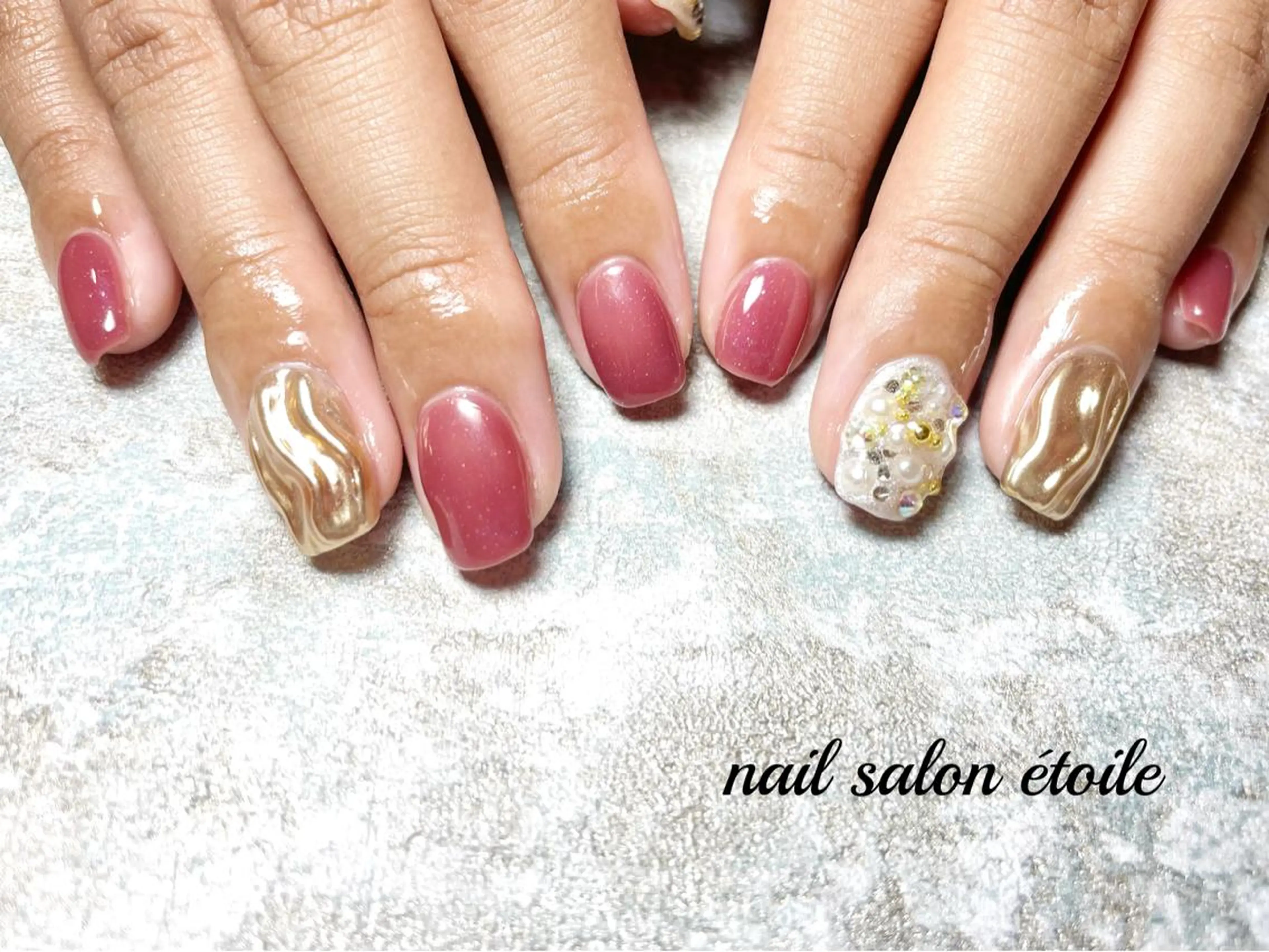 ネイル アートネイル ジェルネイル ゴールド ミラーネイル ピンク ハンドネイル nail salon étoileのネイルデザイン