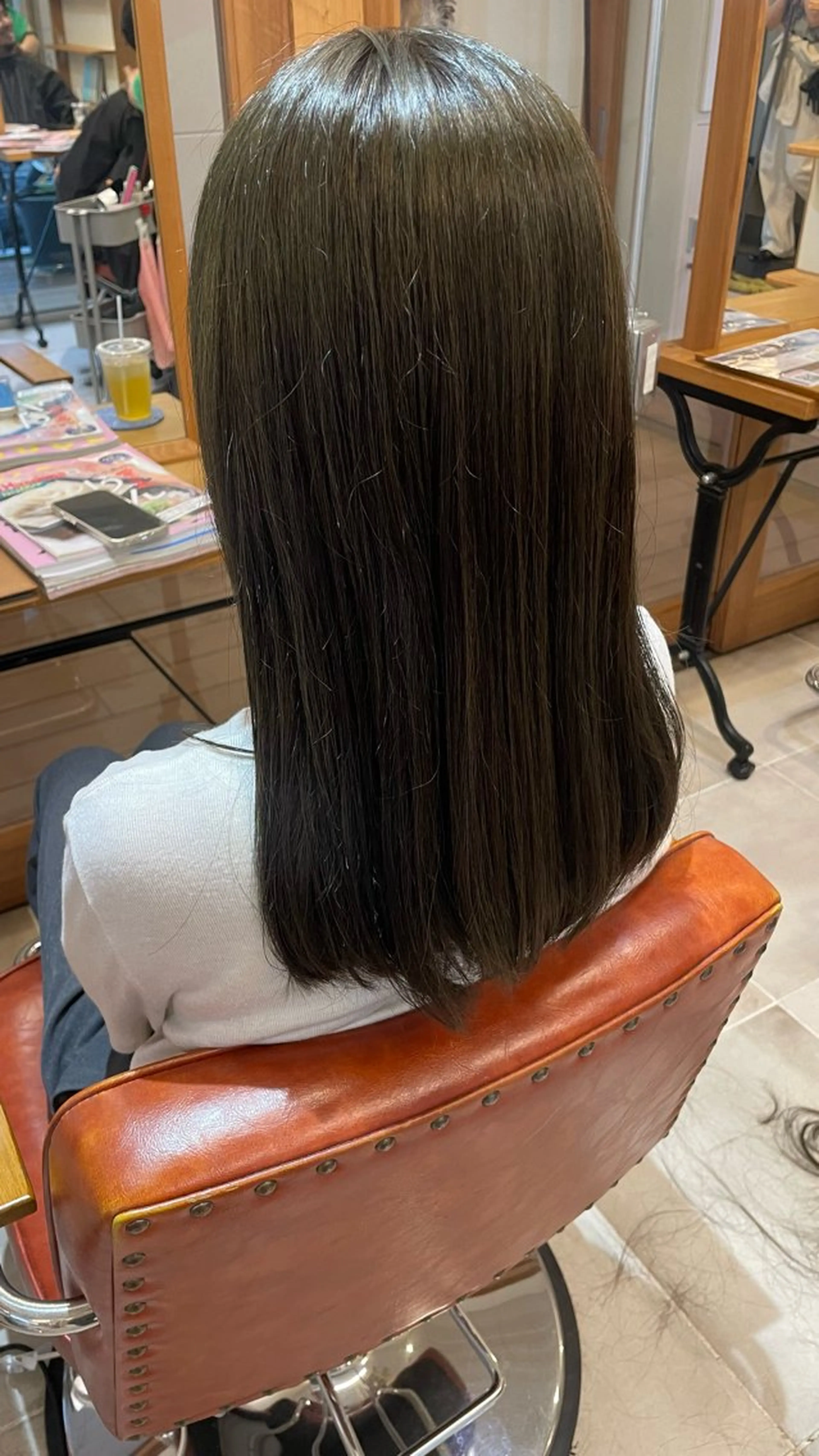 ロング カラー ベージュカラー オリーブベージュ カット ヘアカラー 竹広綾乃/ 艶カラーのヘアスタイル