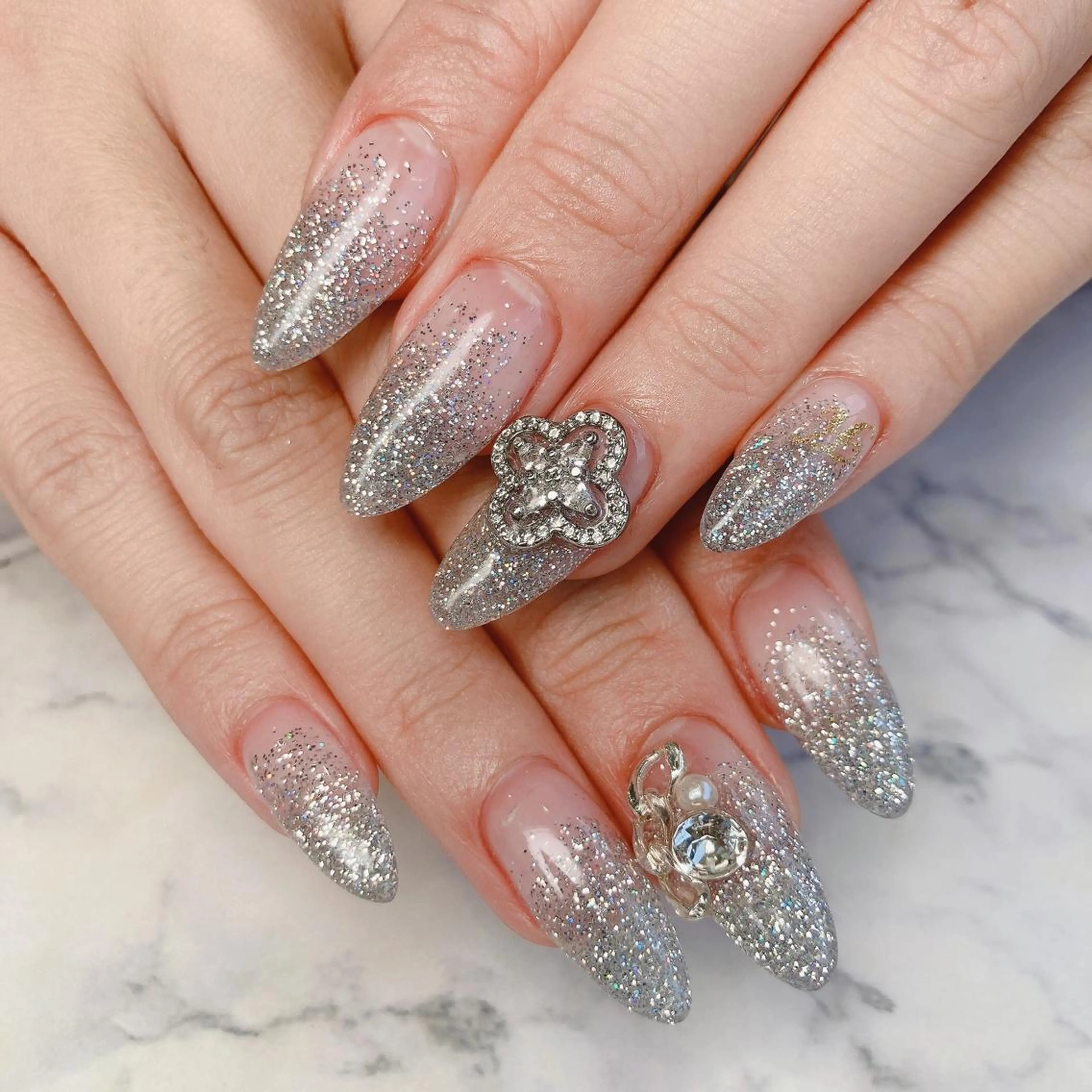 ネイル ラメ(グリッター) ラメグラデーション スカルプネイル ハンドネイル Nail salon  Stella所属・Nail salon Stellaのネイルデザイン