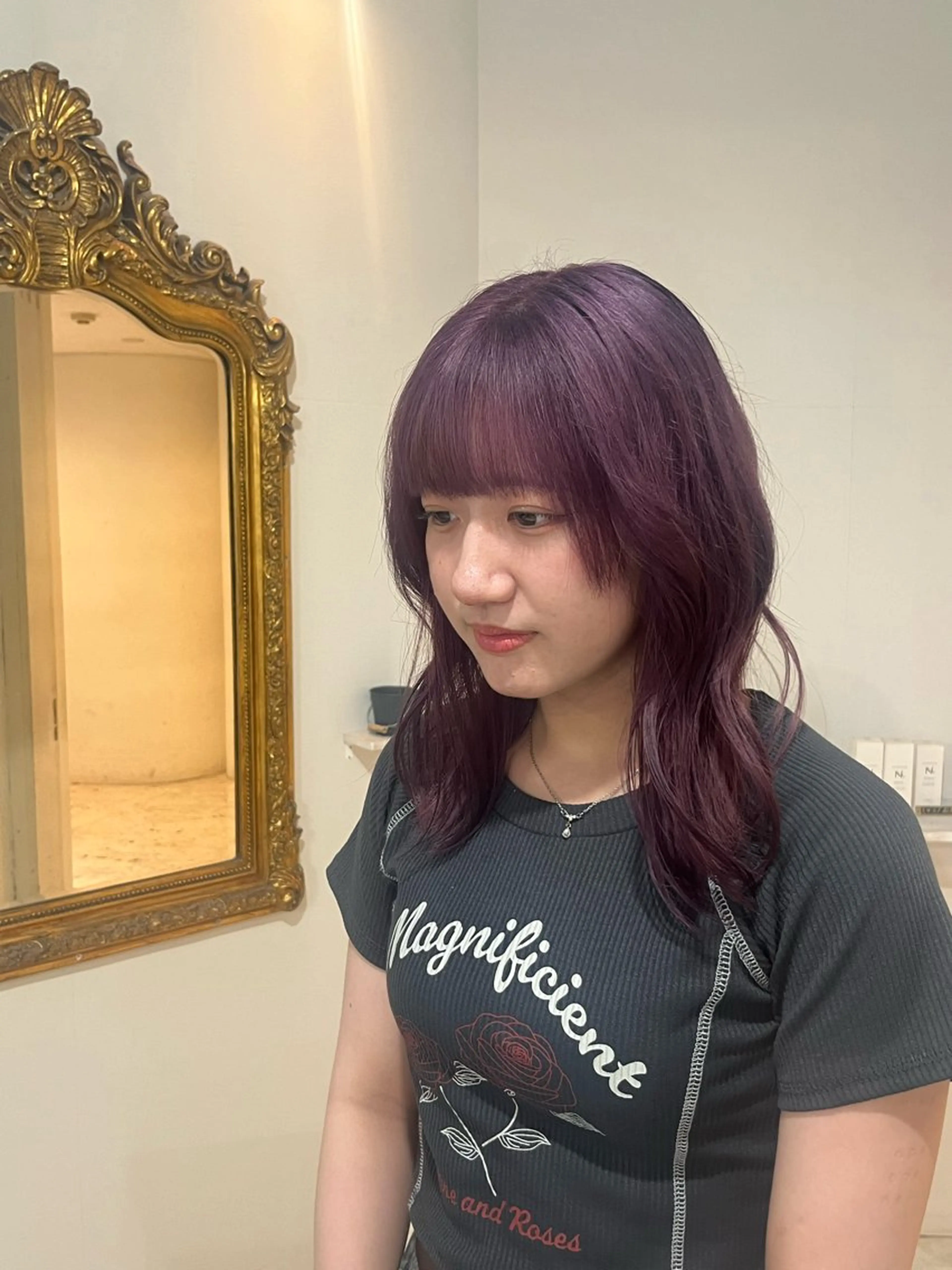 ミディアム パープルカラー ヘアカラー 🩶ハイトーン🖤 URARAのヘアスタイル