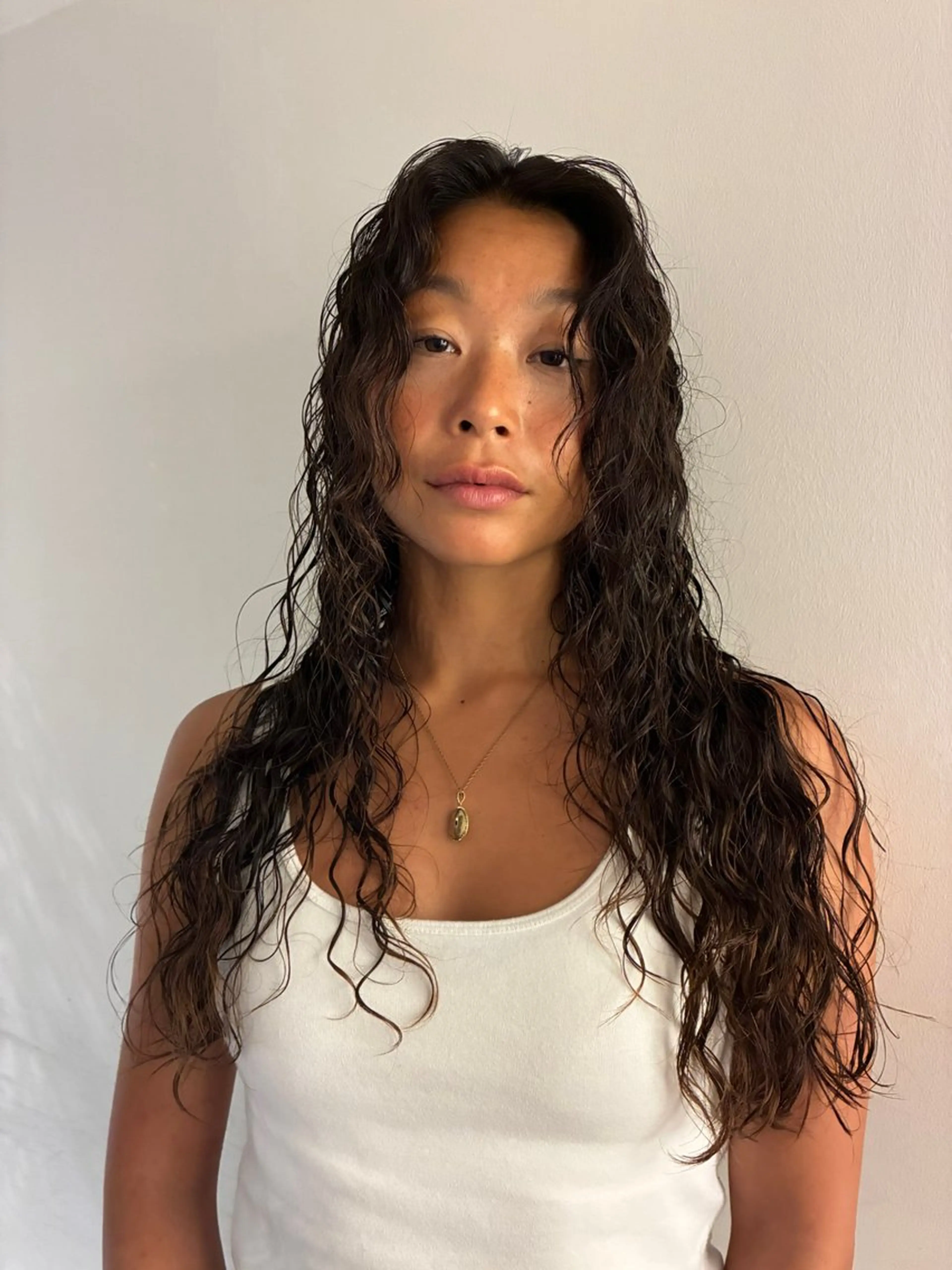 ロング パーマ 坂入 美帆のヘアスタイル