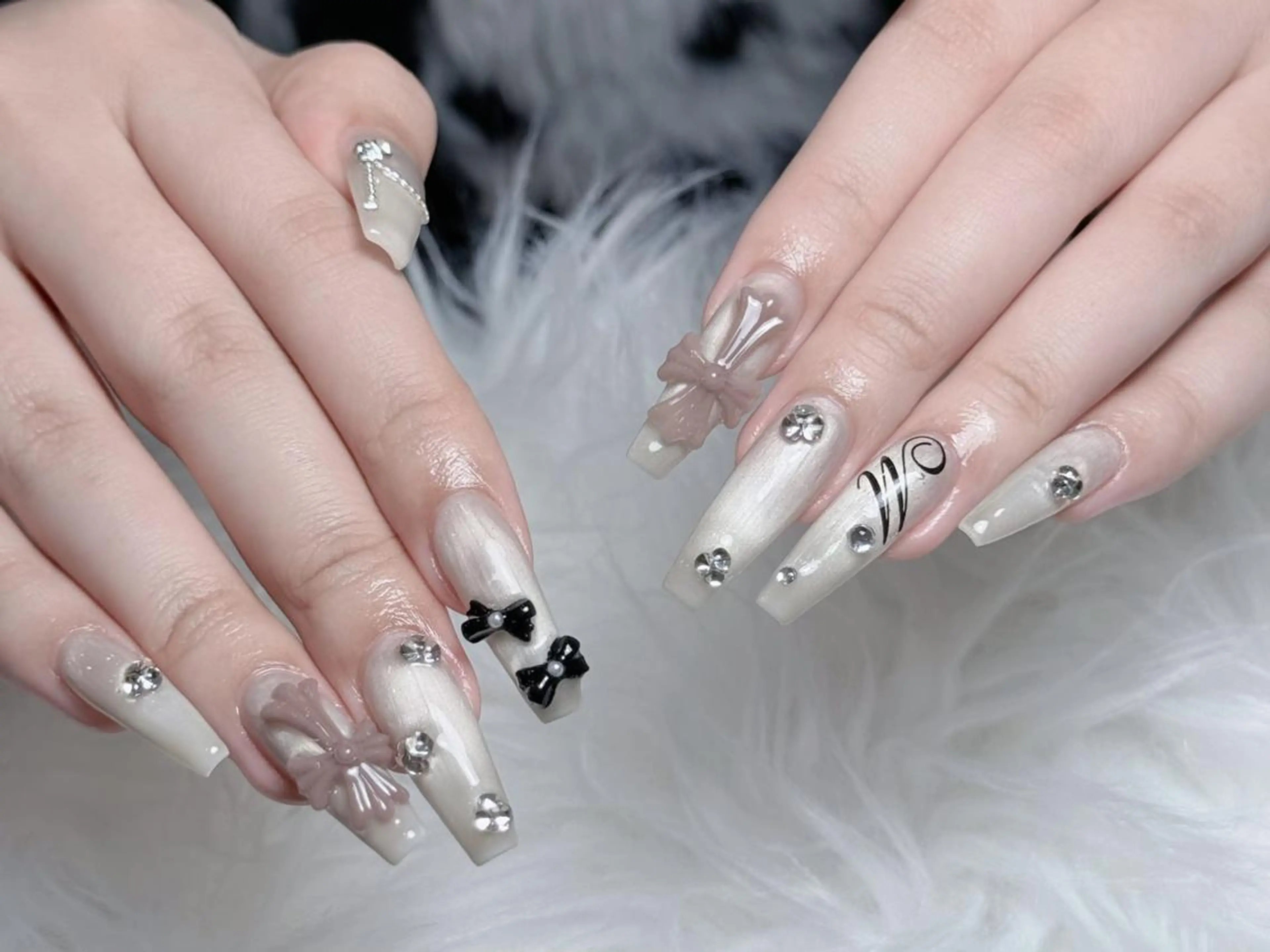 ネイル 長さ出し グラデーション 卒業式 キラキラネイル マグネットネイル YUNA Belle Nail 池袋のネイルデザイン