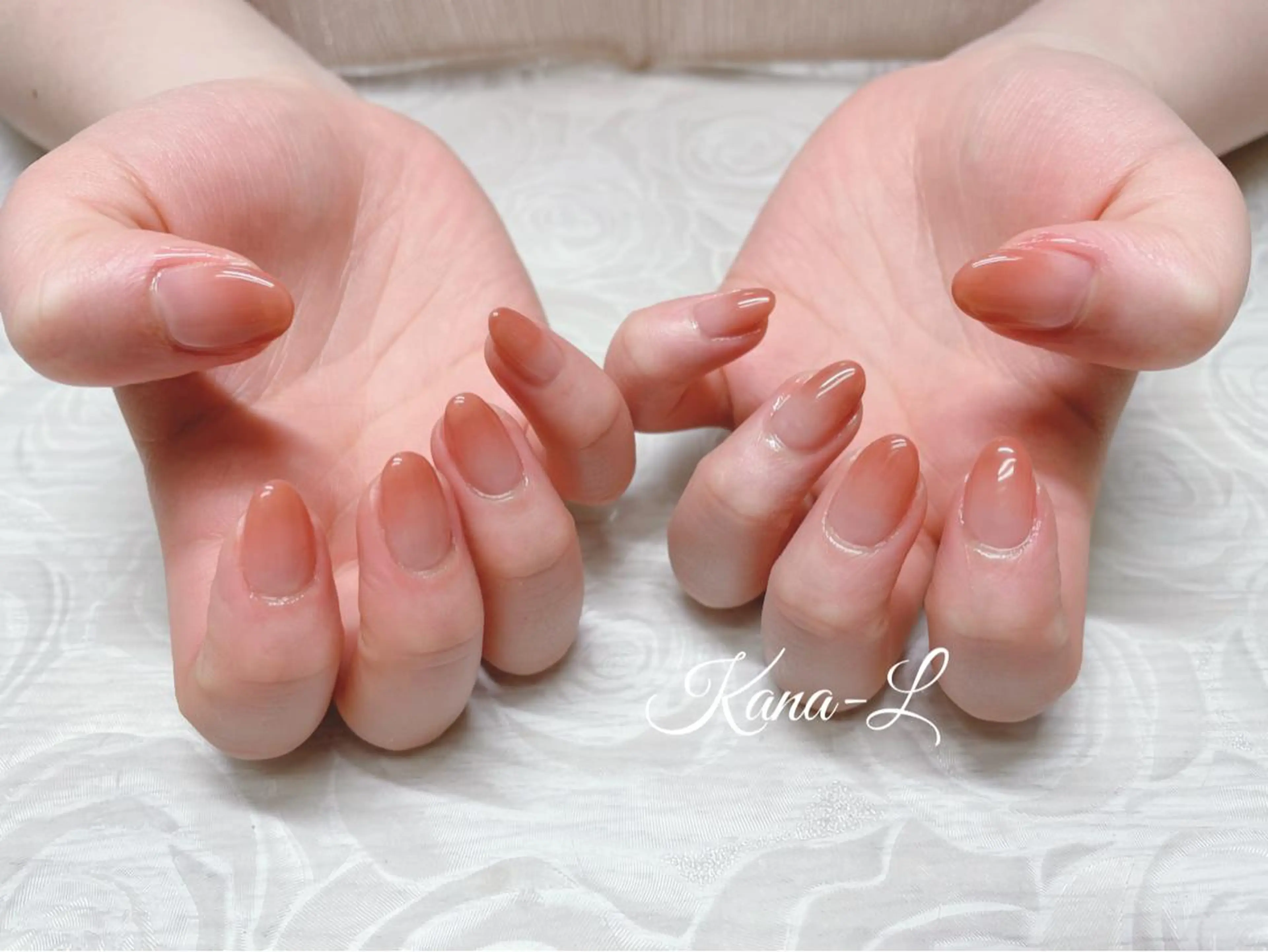 カラー ネイル グラデーションカラー グラデーション オフィスネイル 春ネイル 芦辺 香奈のネイルデザイン