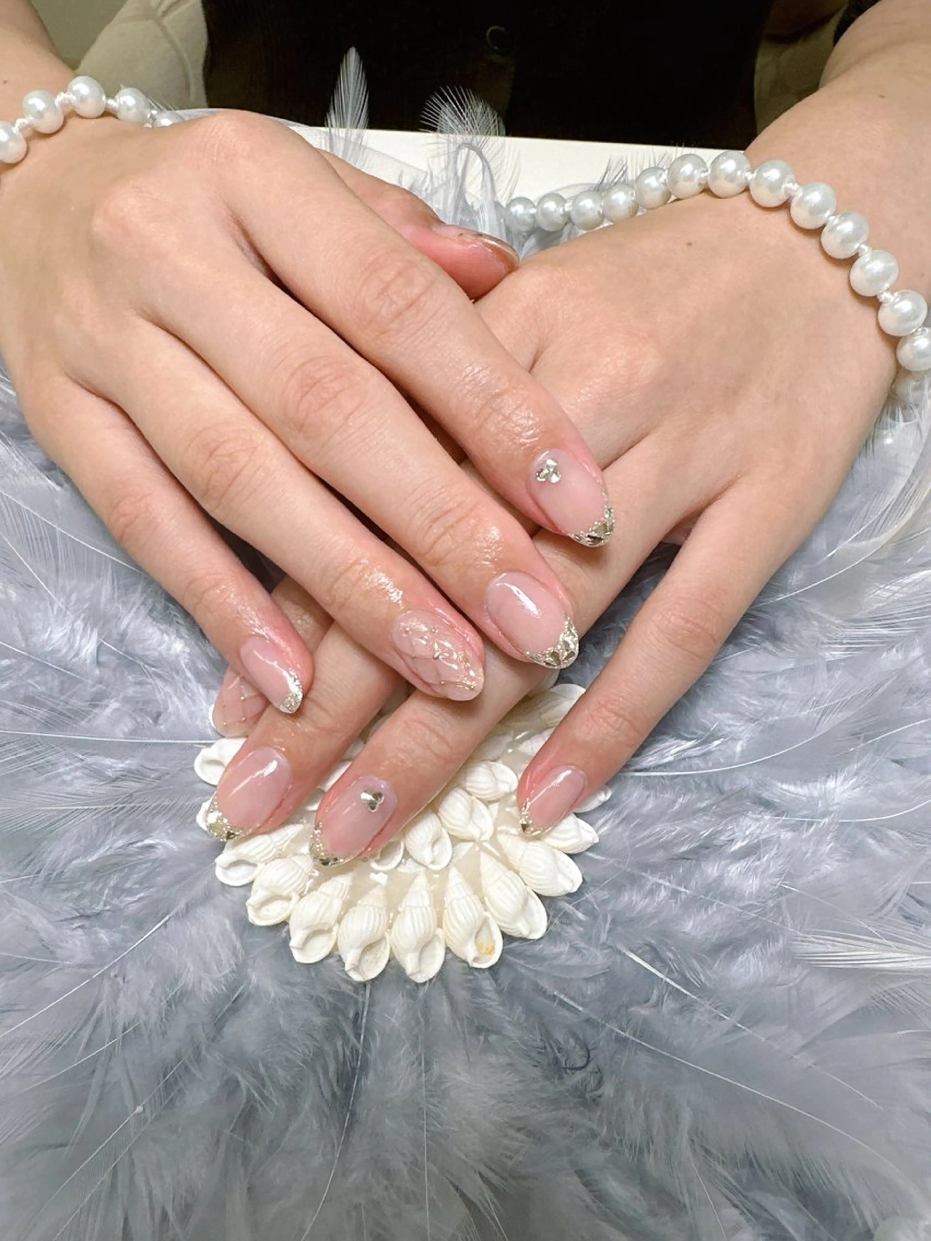 ネイル フレンチネイル ガラスフレンチ キラキラネイル ハンドネイル Pretty Nail Salon     　(ジェル&ケア)所属・Pretty Nail Salonのネイルデザイン