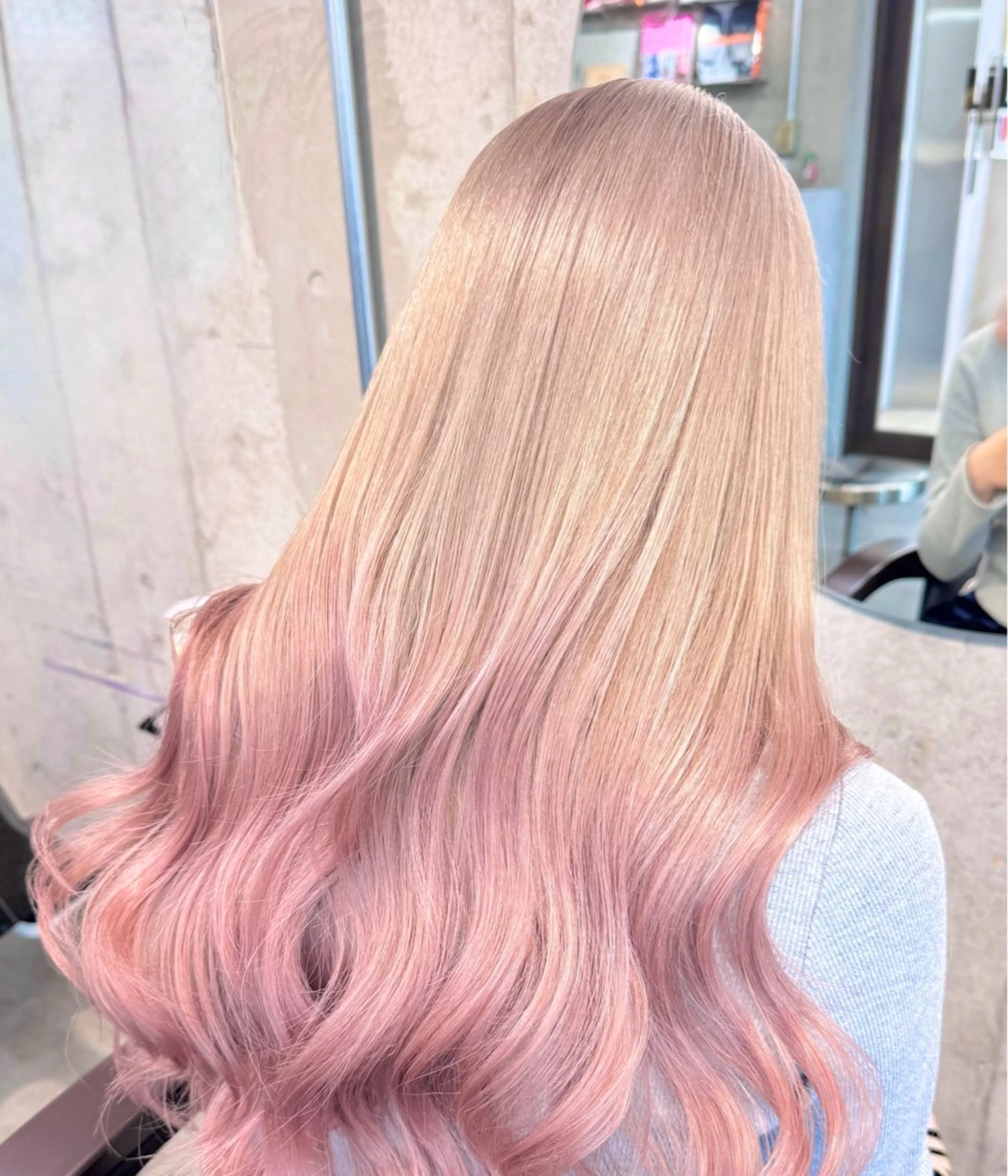 カラー 漆畑 莉奈のヘアスタイル