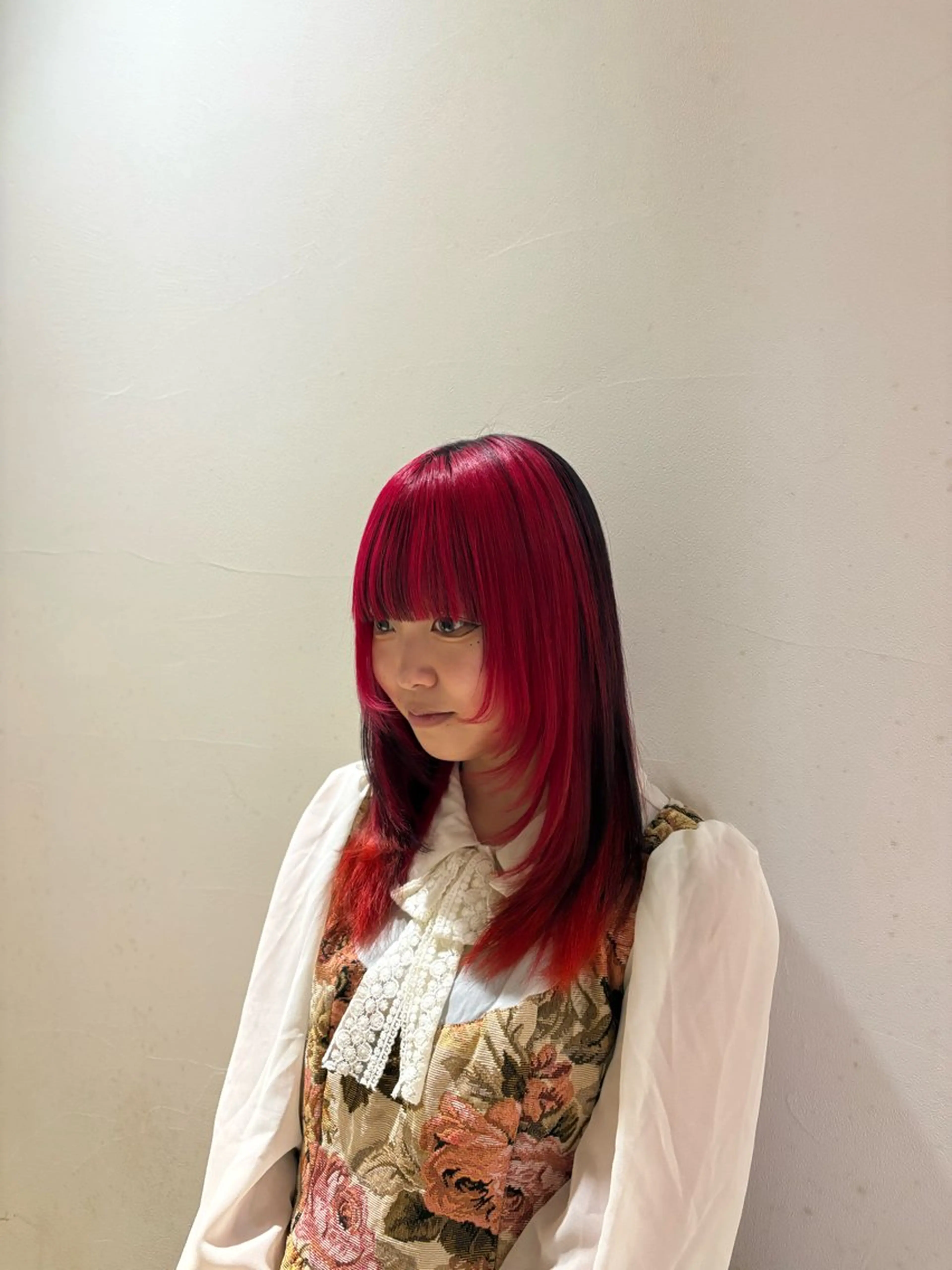 ミディアム カット ヘアカラー まみ/暖色カラー /デザインカラーのヘアスタイル