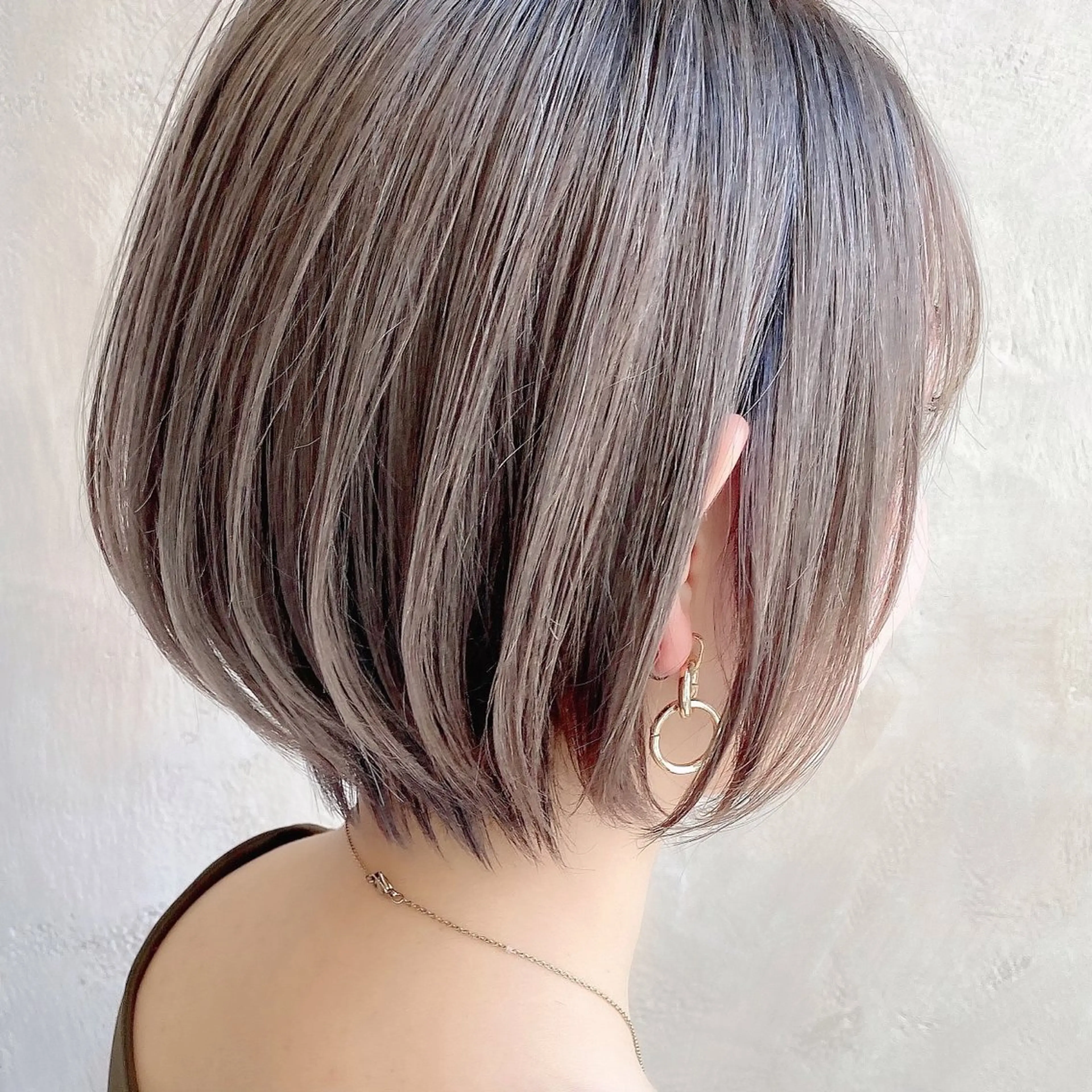 ショート カラー カット トリートメント 💍新宿ショート 💍岩田莉奈のヘアスタイル