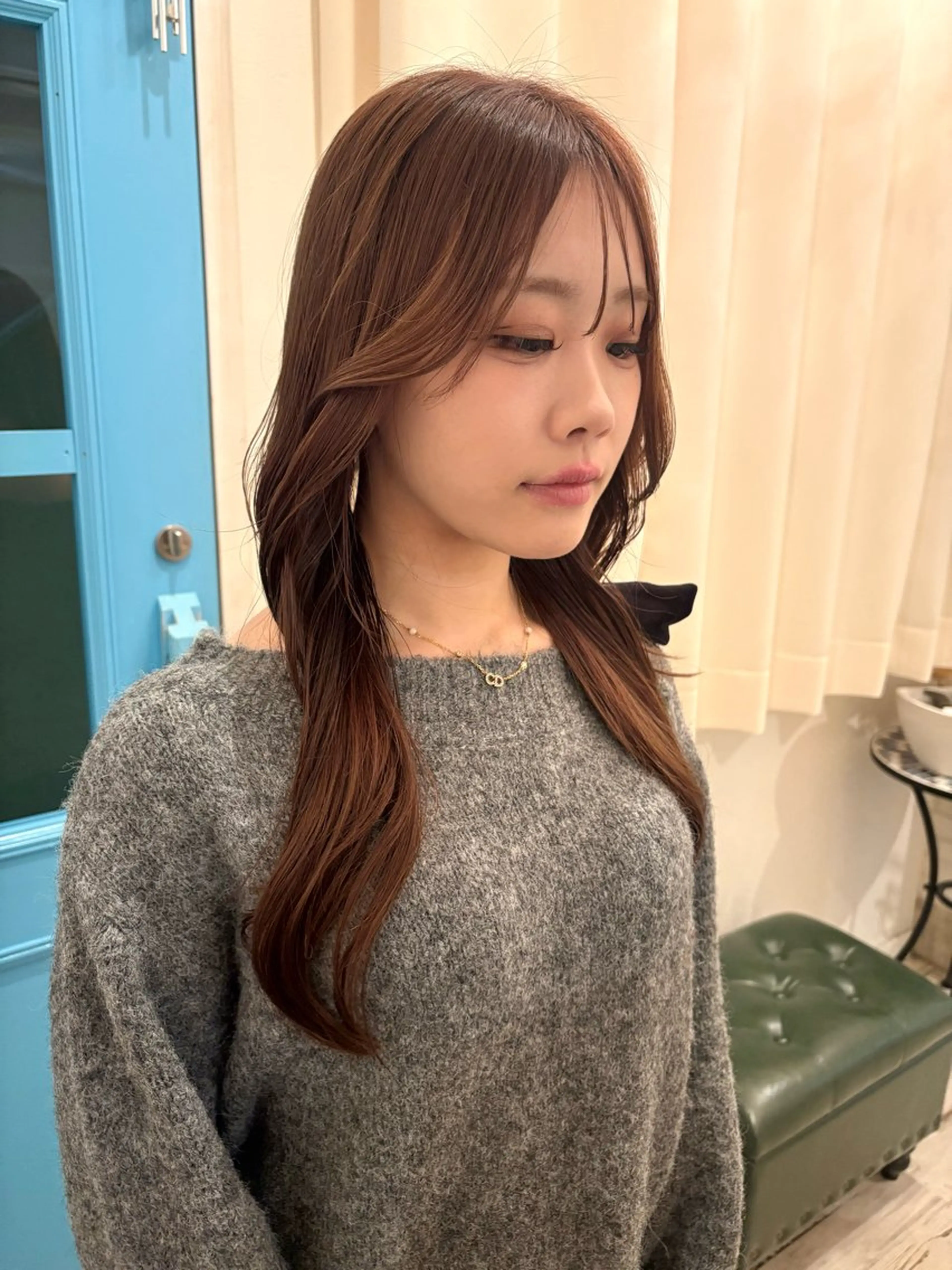 ロング カラー ベージュカラー カット ヘアカラー トリートメント 透明感/韓国風 HIRARIのヘアスタイル